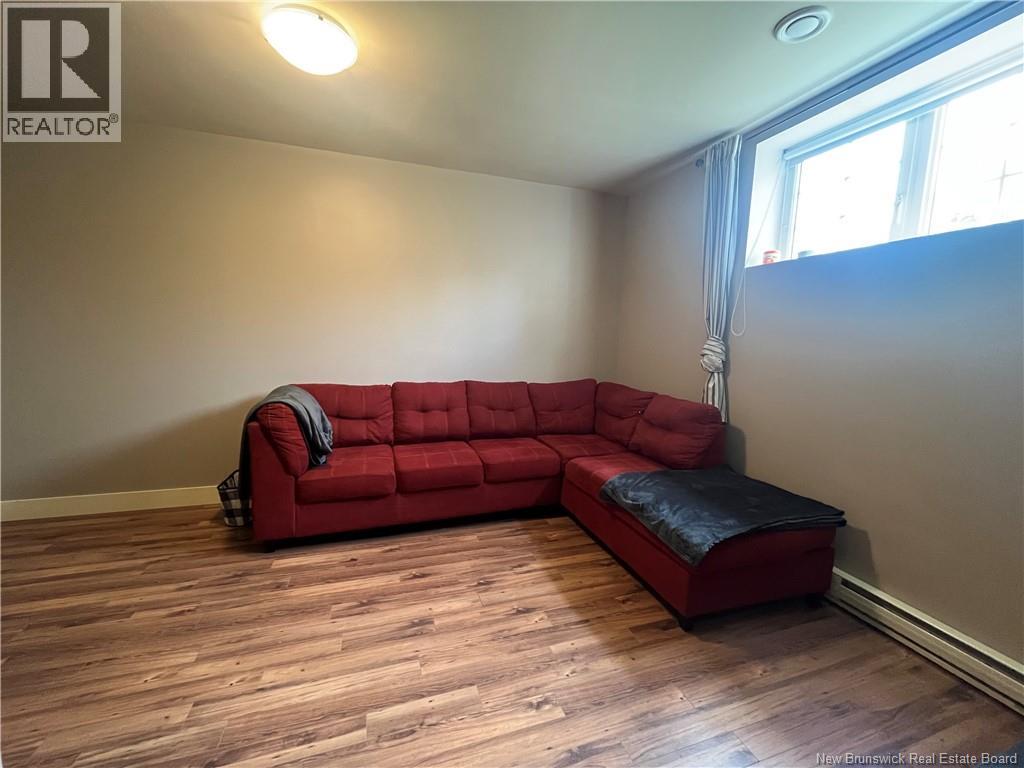 123 Mayfield - Image 37