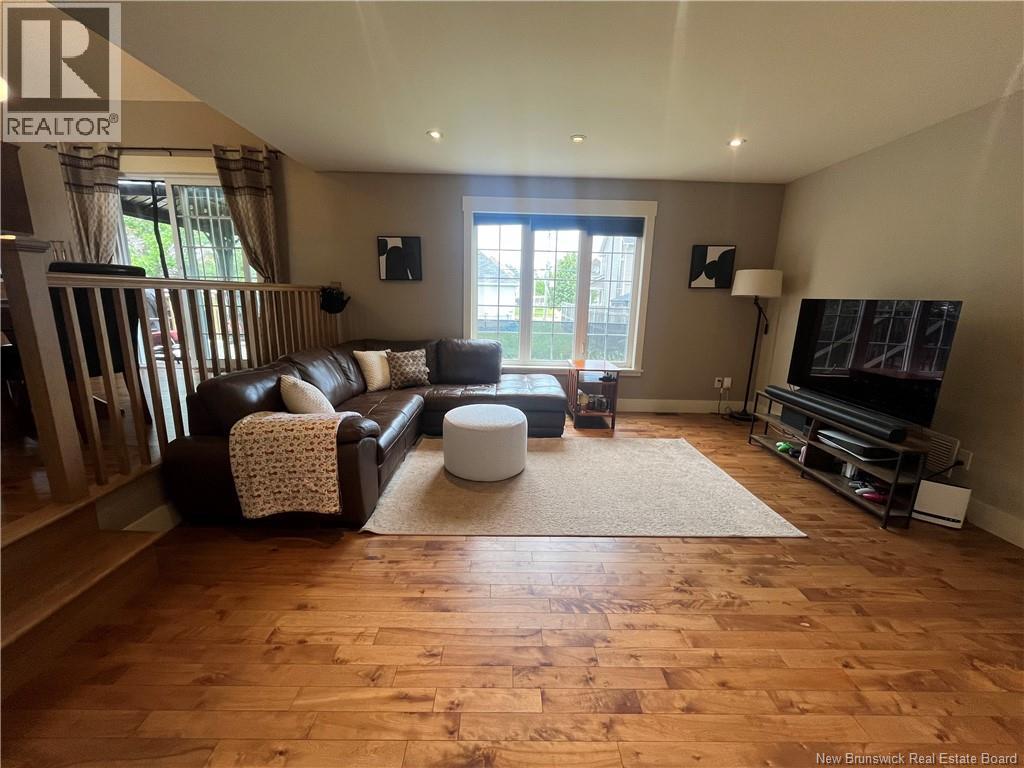 123 Mayfield - Image 21