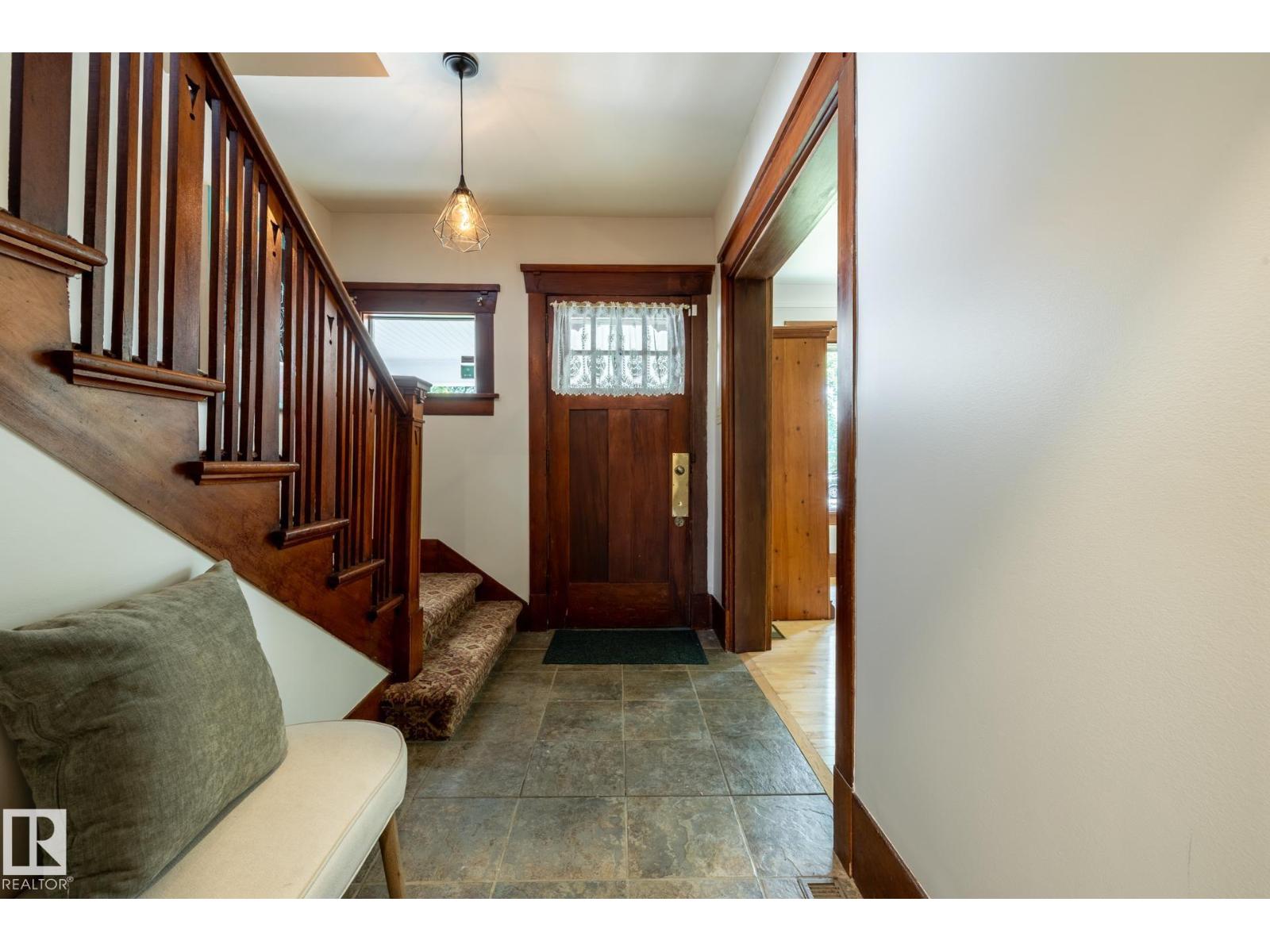 10024 147 ST NW - 41
