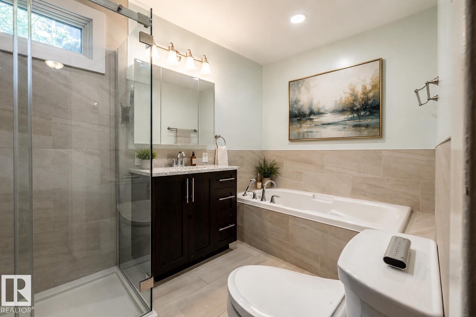 10024 147 ST NW - 47