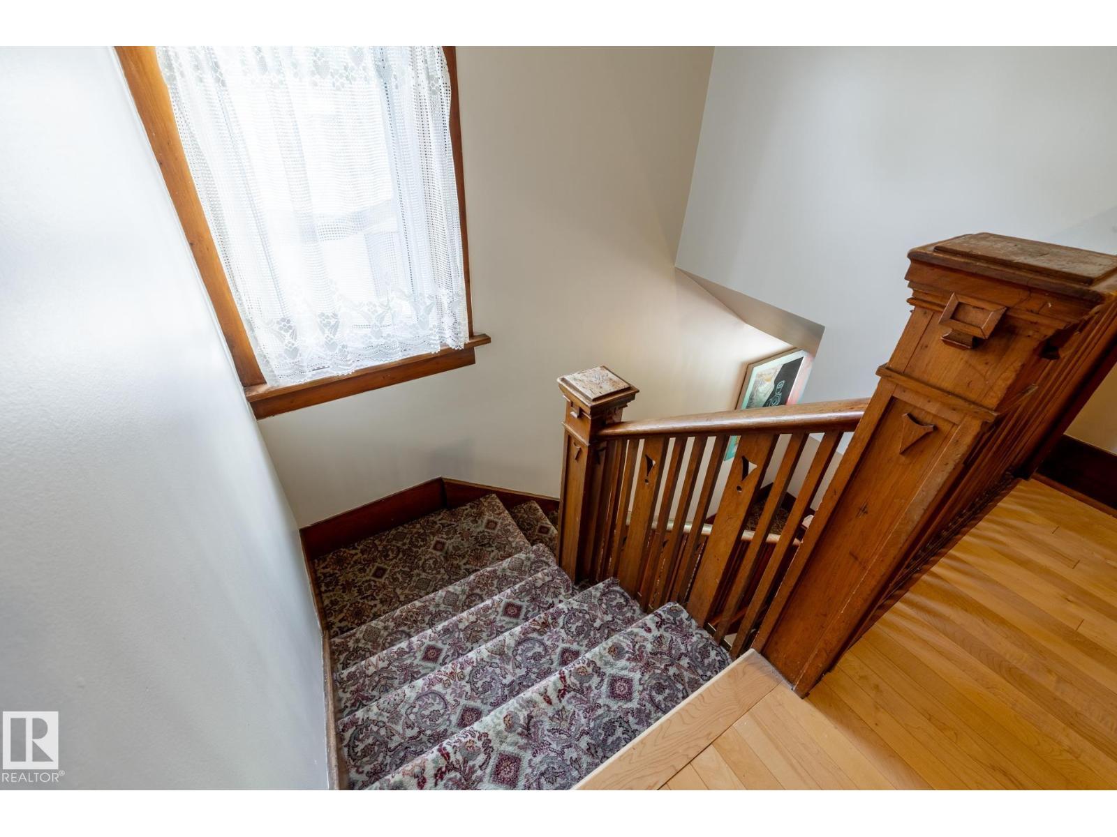 10024 147 ST NW - 54