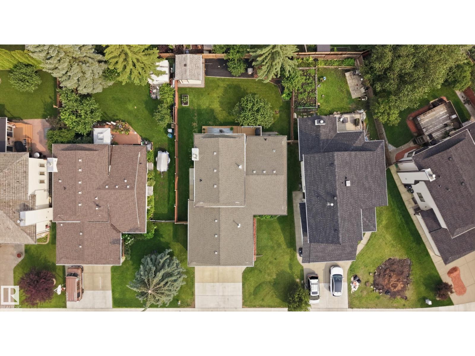 15733 106 ST NW - 4