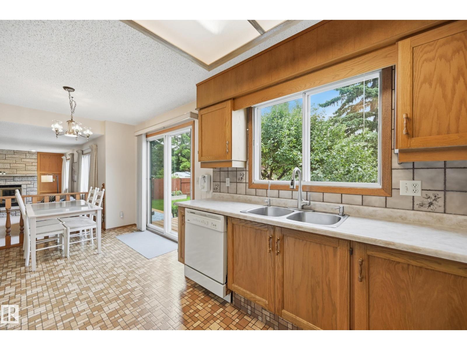 15733 106 ST NW - 25