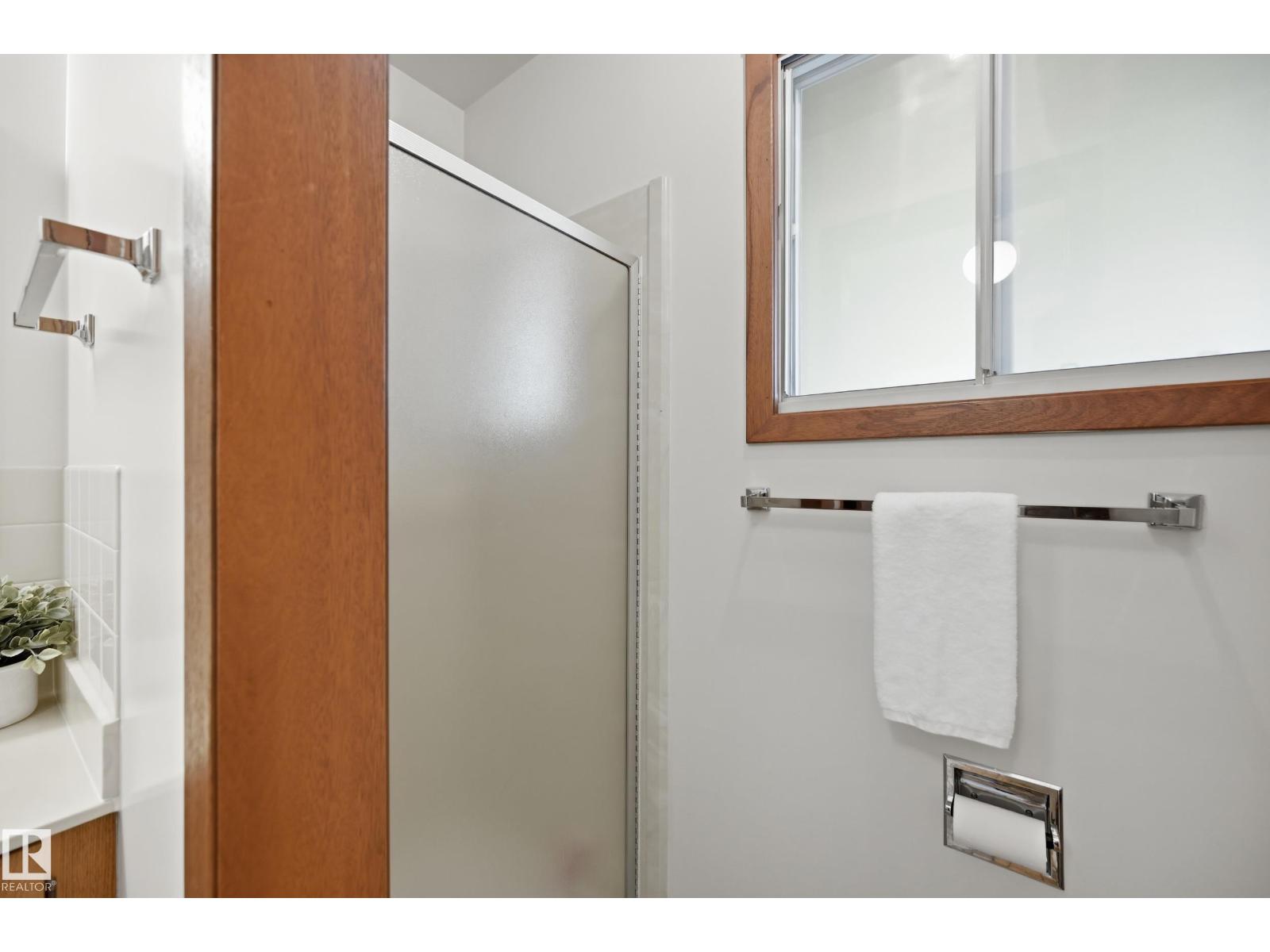 15733 106 ST NW - 34