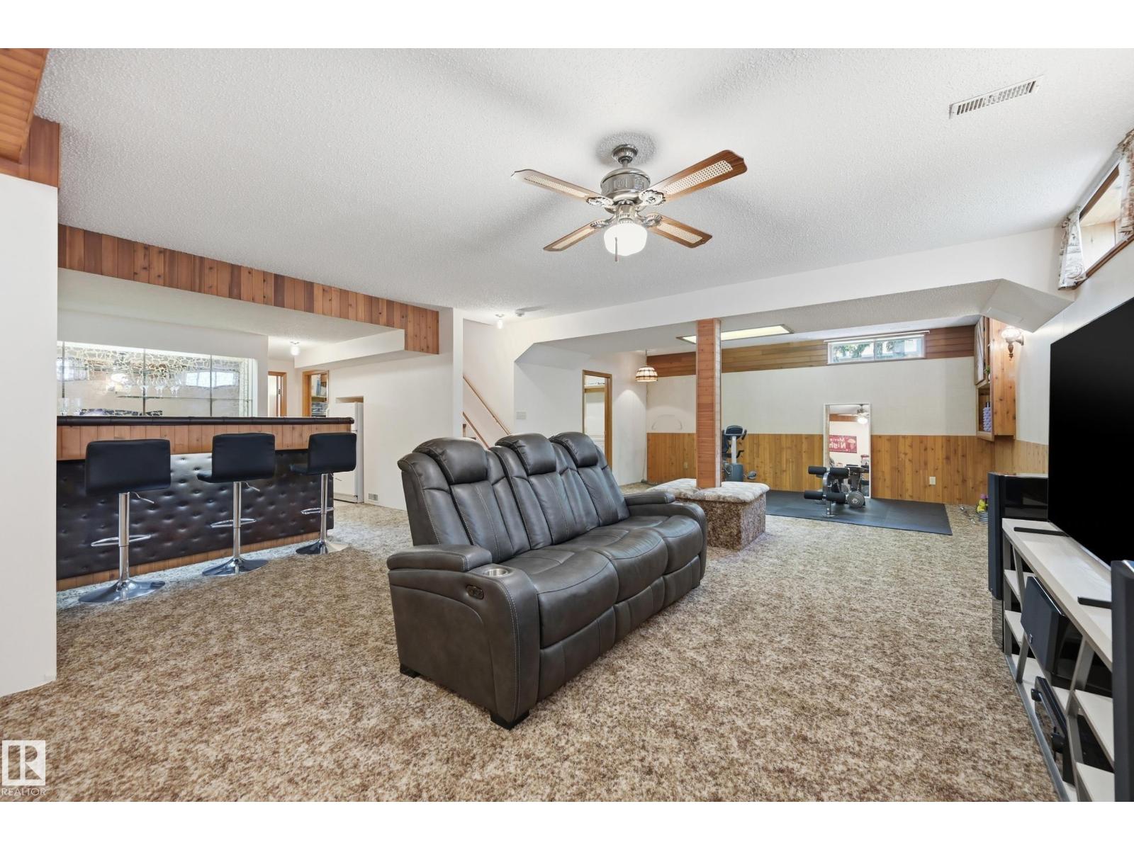 15733 106 ST NW - 45