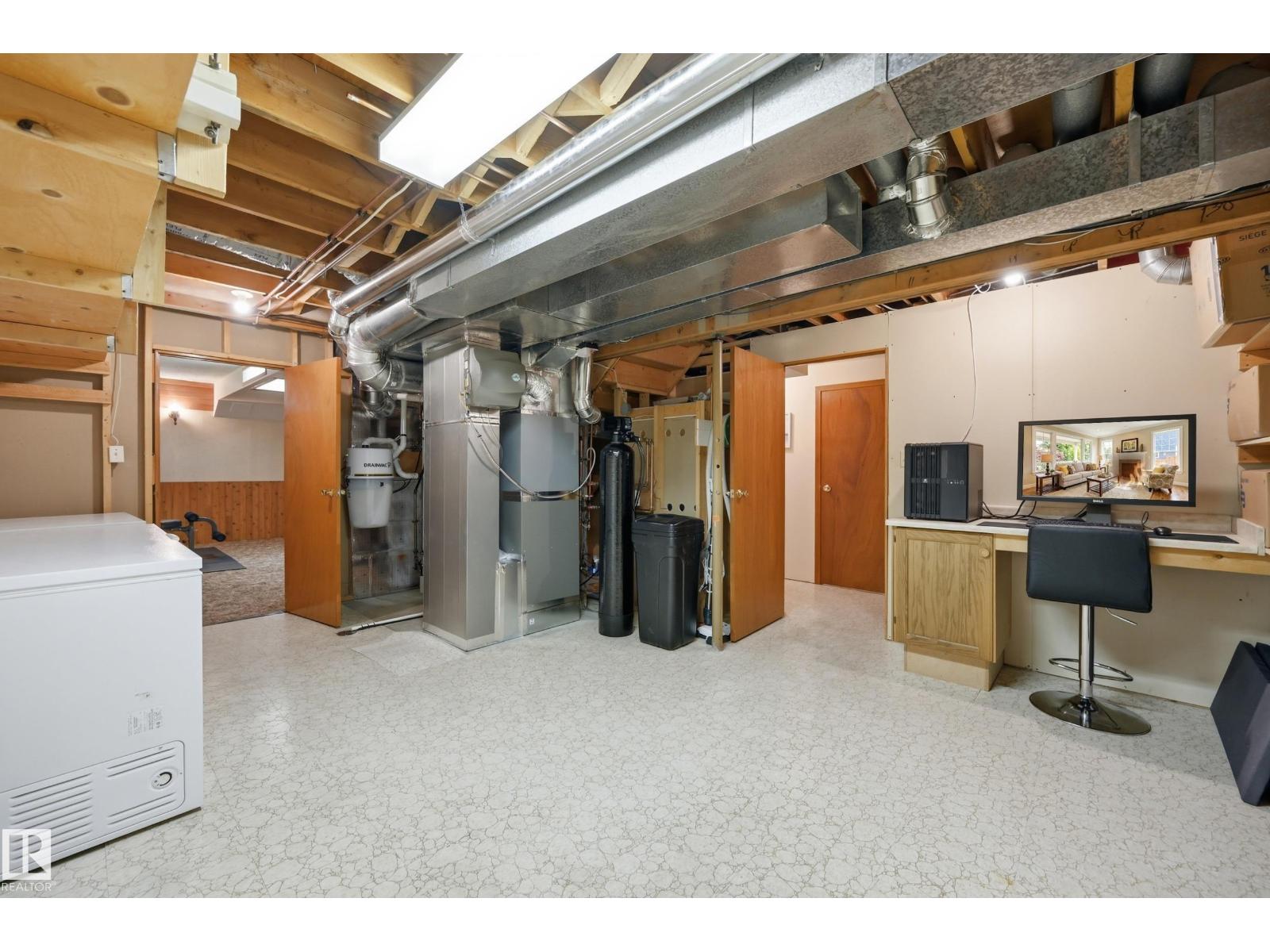 15733 106 ST NW - 48