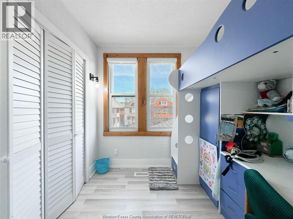 421 HALL - 19