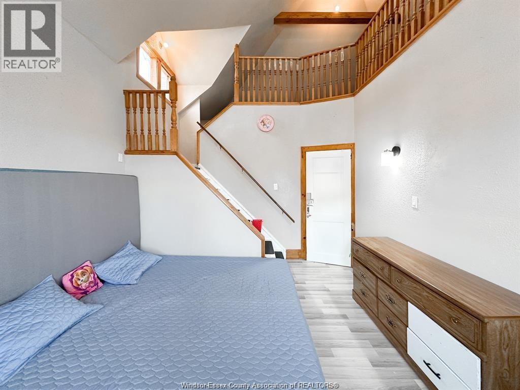 421 HALL - Image 21