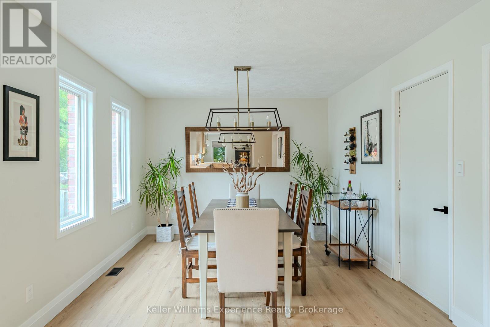 300 4TH AVENUE W - Image 11