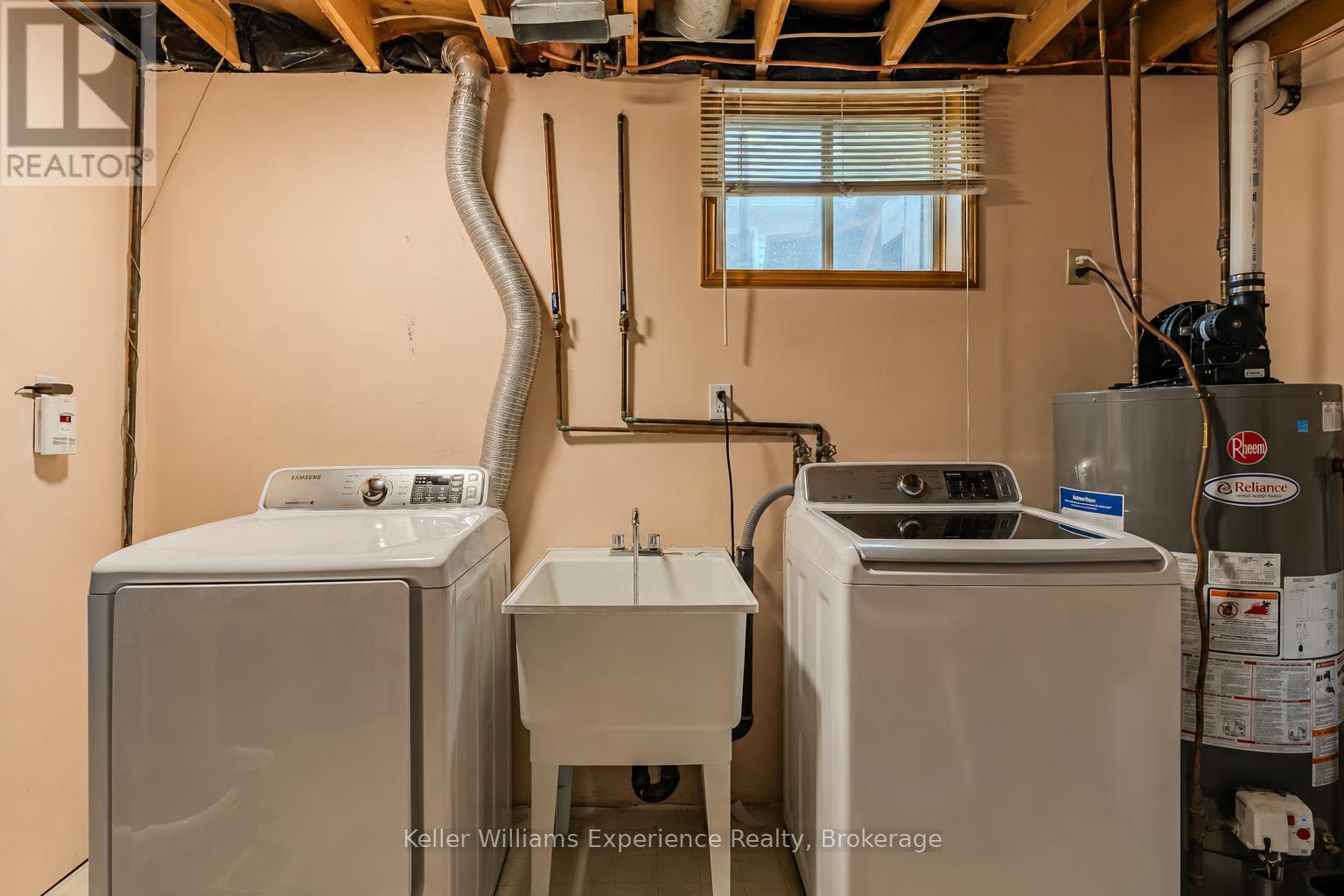 300 4TH AVENUE W - Image 35