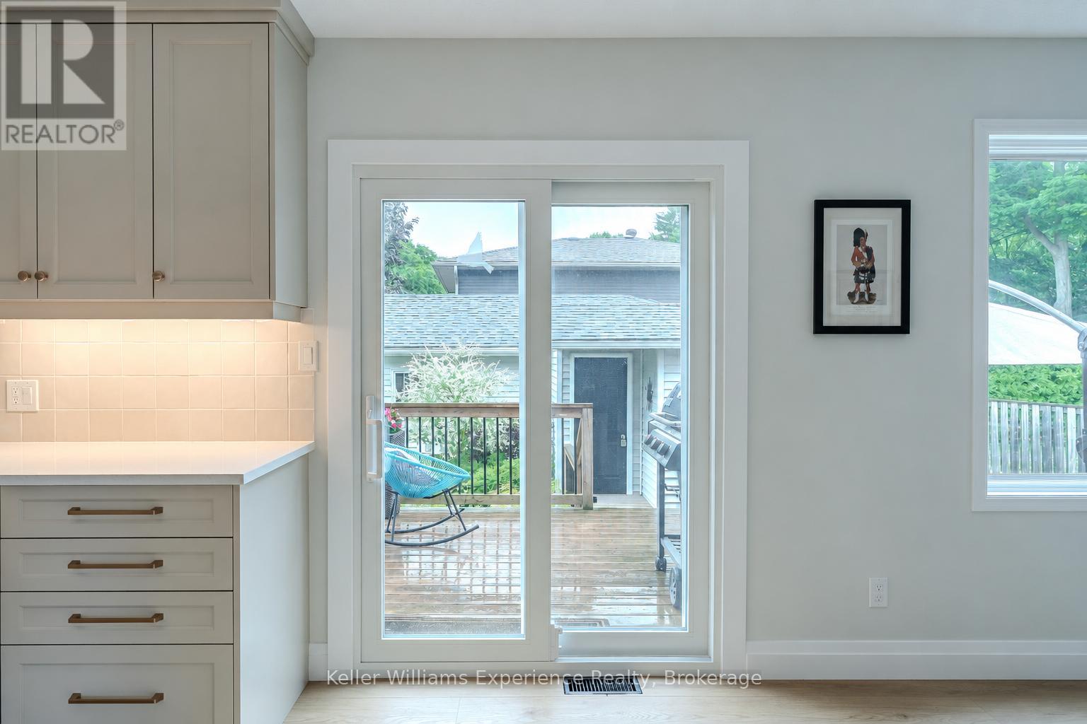 300 4TH AVENUE W - Image 10