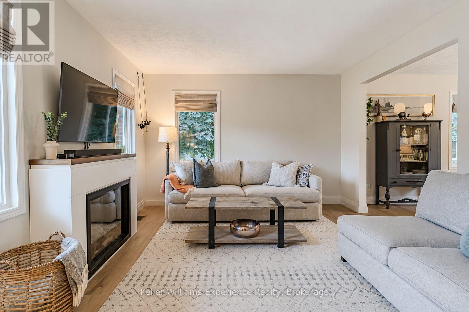 300 4TH AVENUE W - Image 16