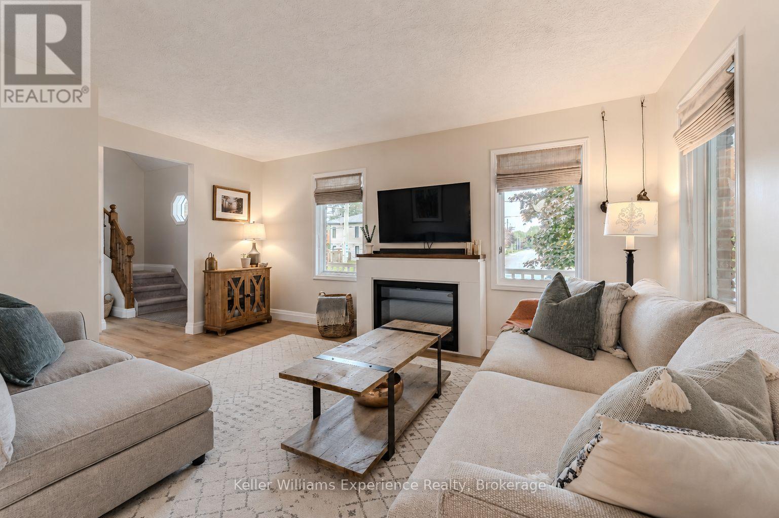 300 4TH AVENUE W - Image 13