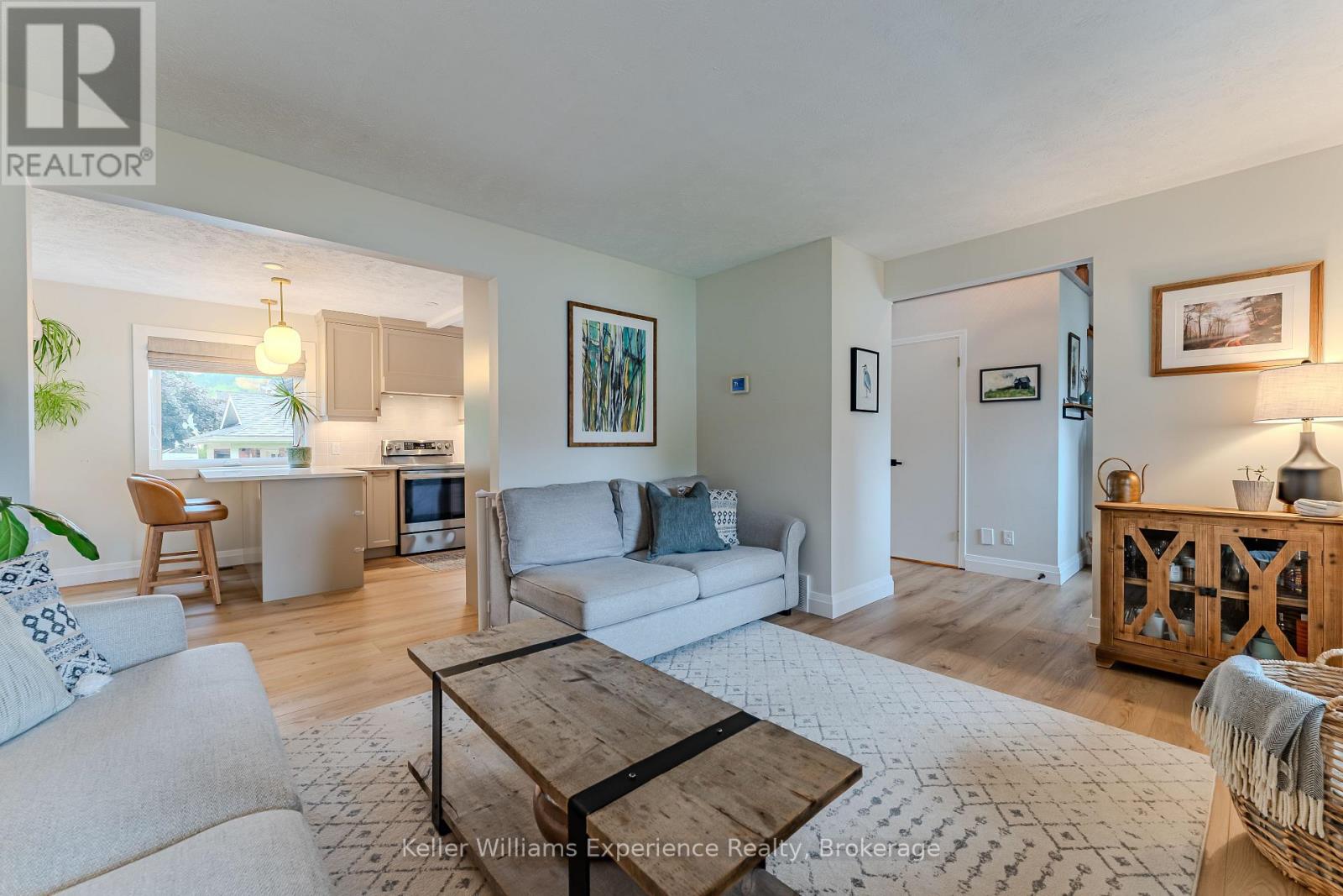 300 4TH AVENUE W - Image 17