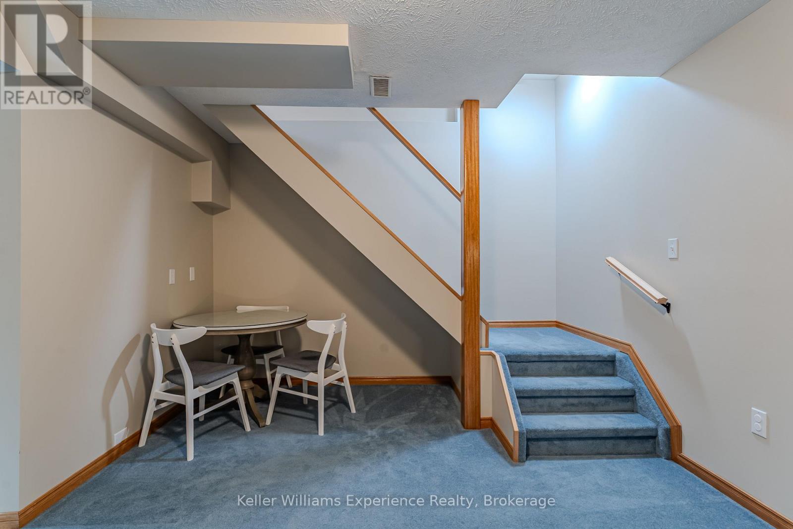 300 4TH AVENUE W - Image 29