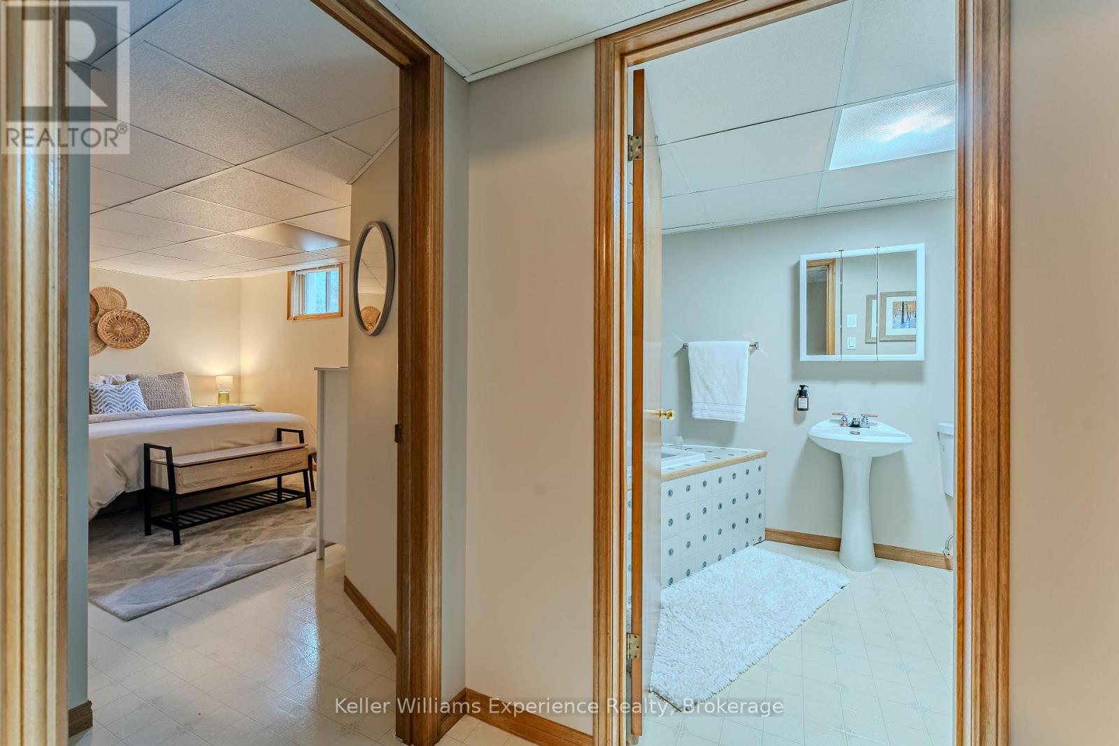 300 4TH AVENUE W - Image 33