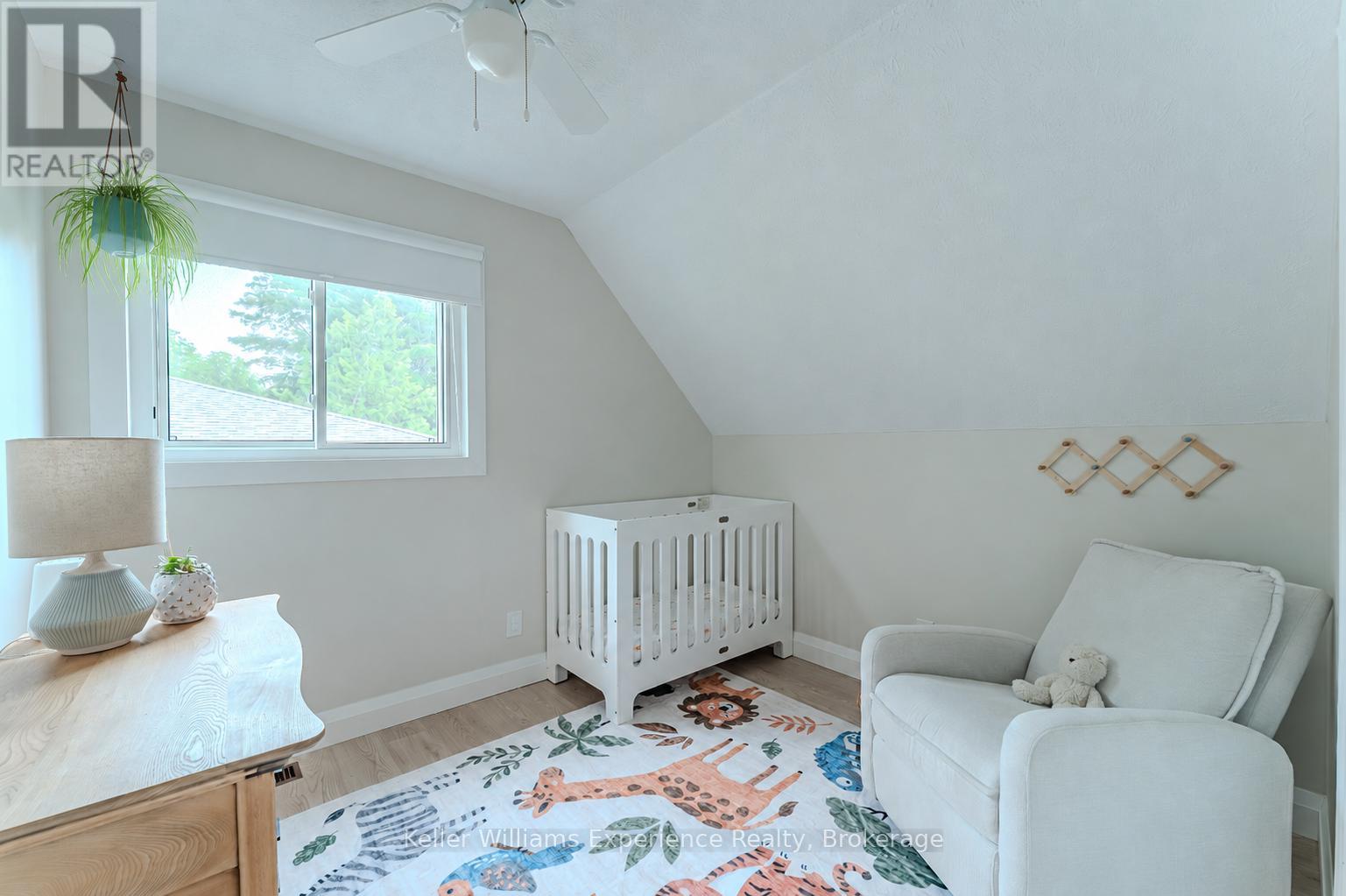 300 4TH AVENUE W - Image 27