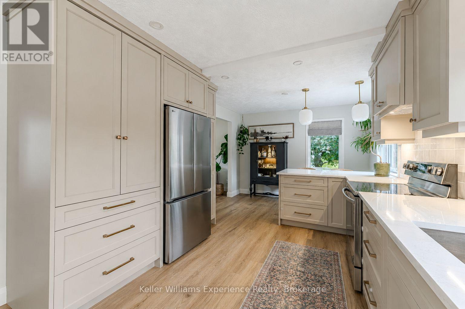 300 4TH AVENUE W - Image 3