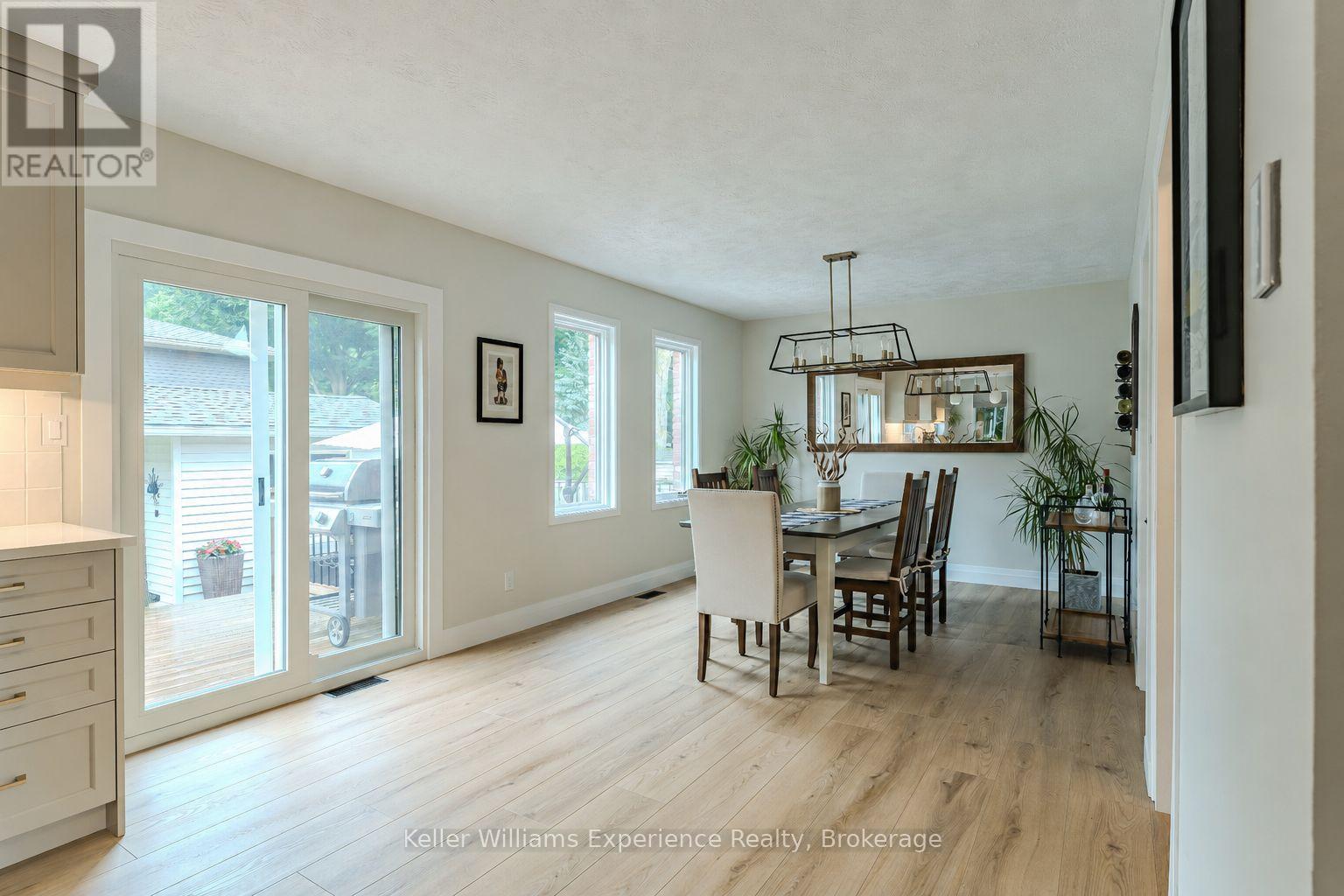 300 4TH AVENUE W - Image 9