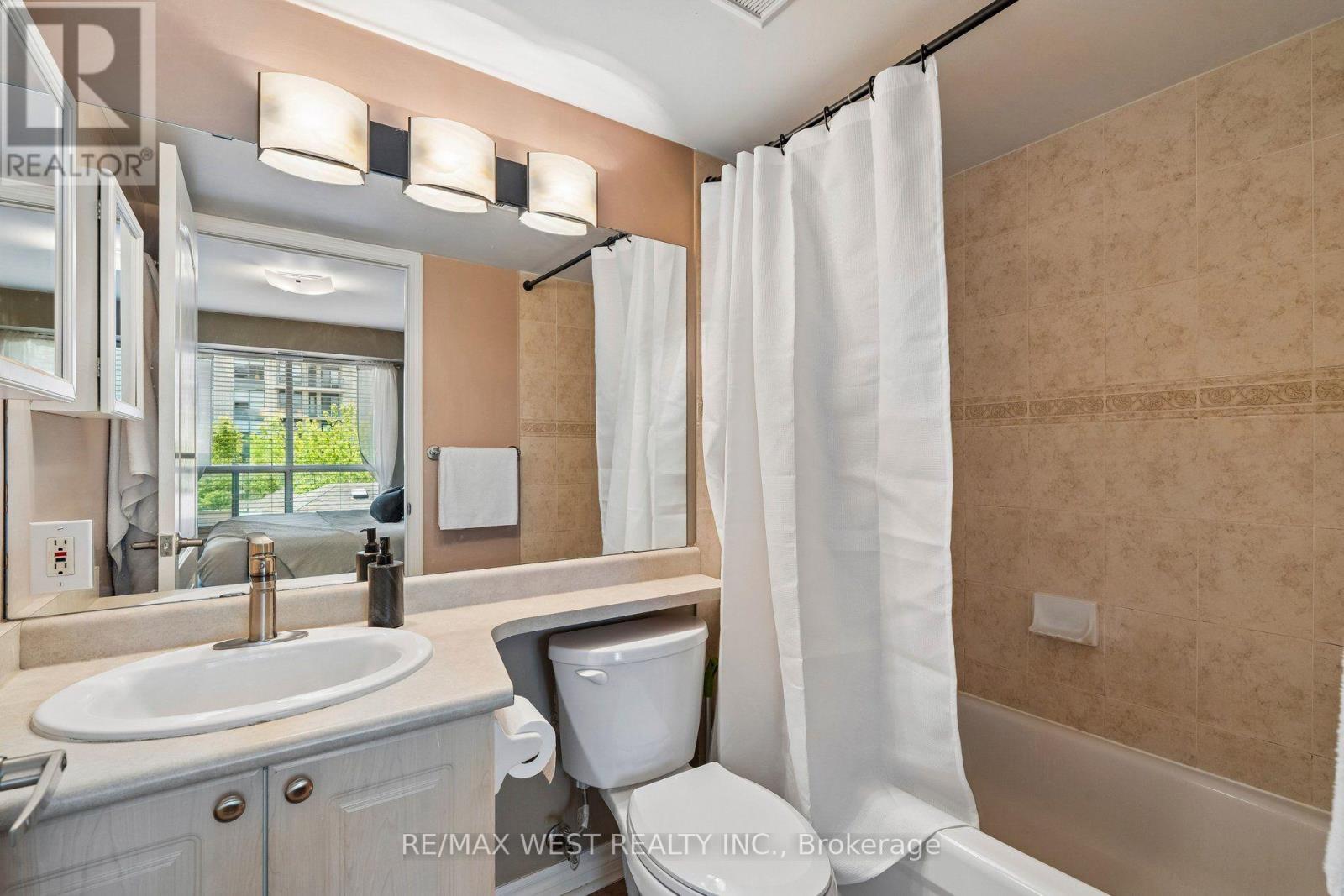 #206 890 SHEPPARD AVENUE - 21