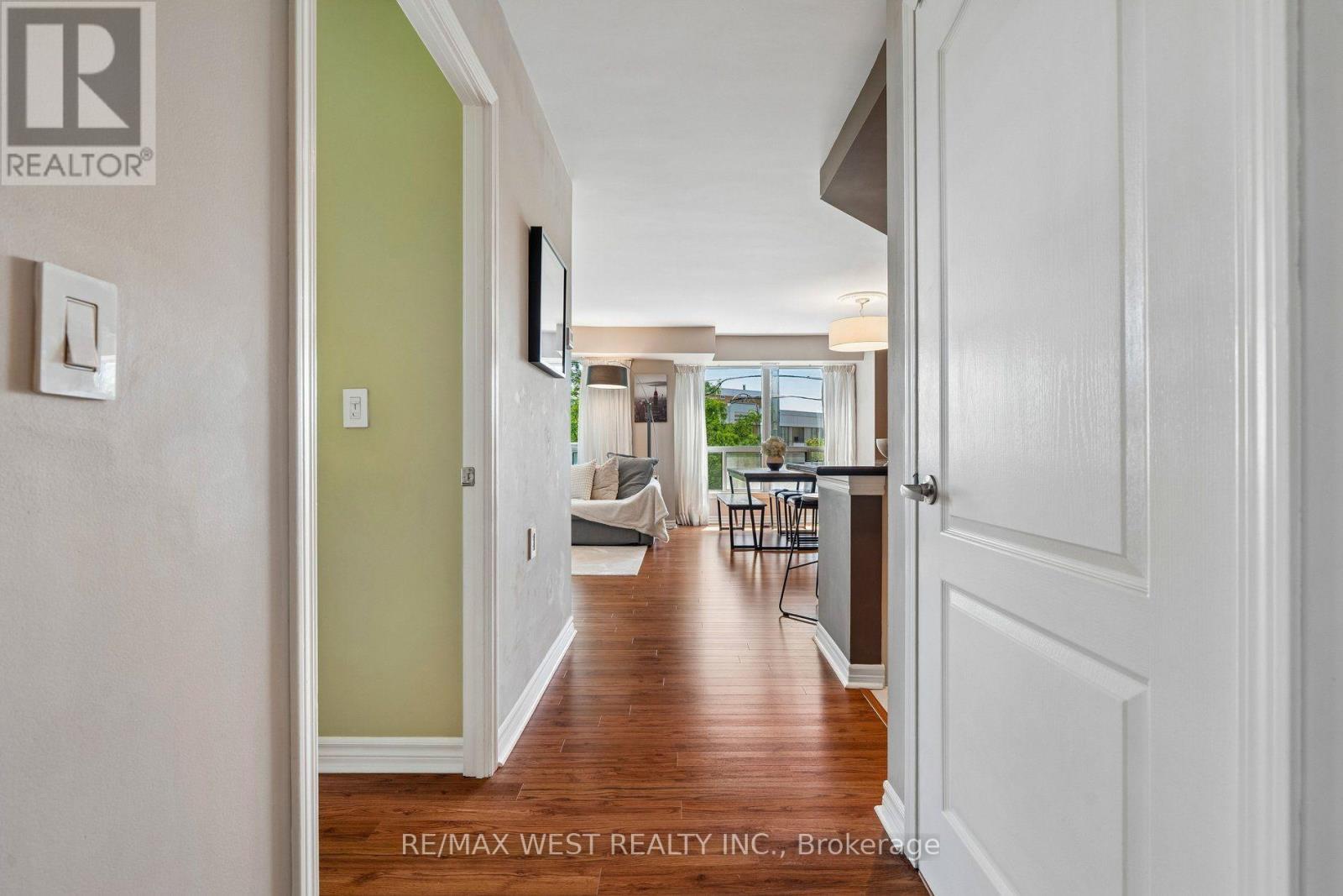 #206 890 SHEPPARD AVENUE - 16
