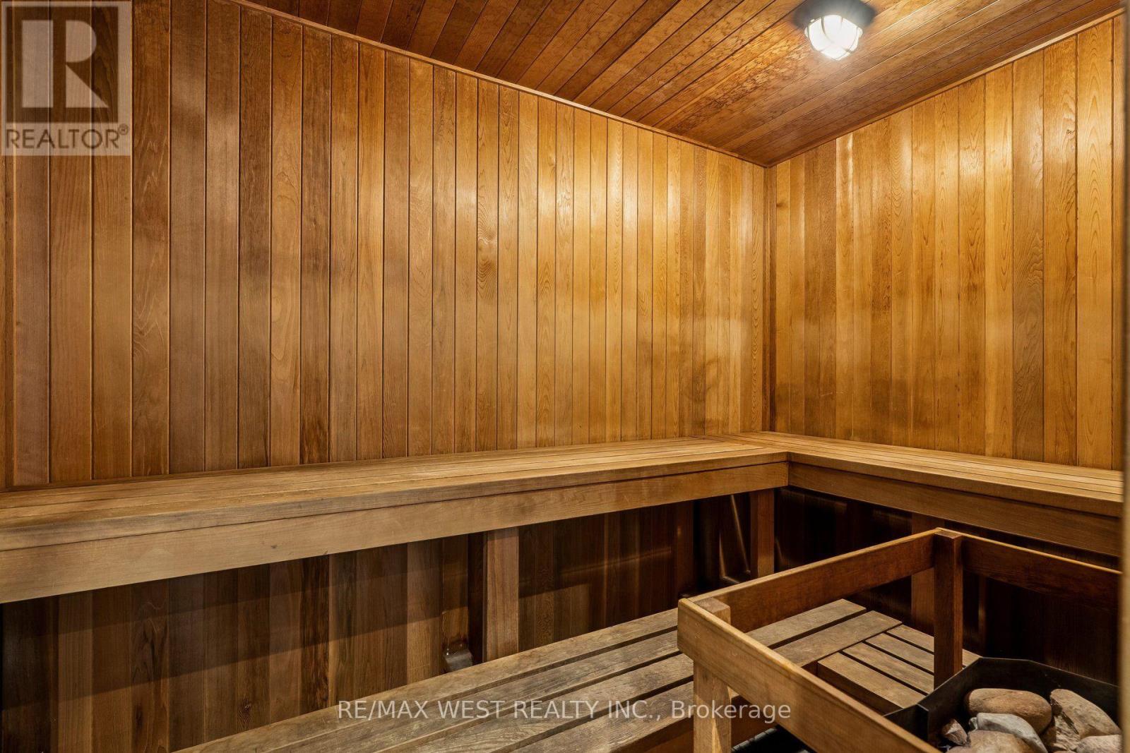 #206 890 SHEPPARD AVENUE - 27