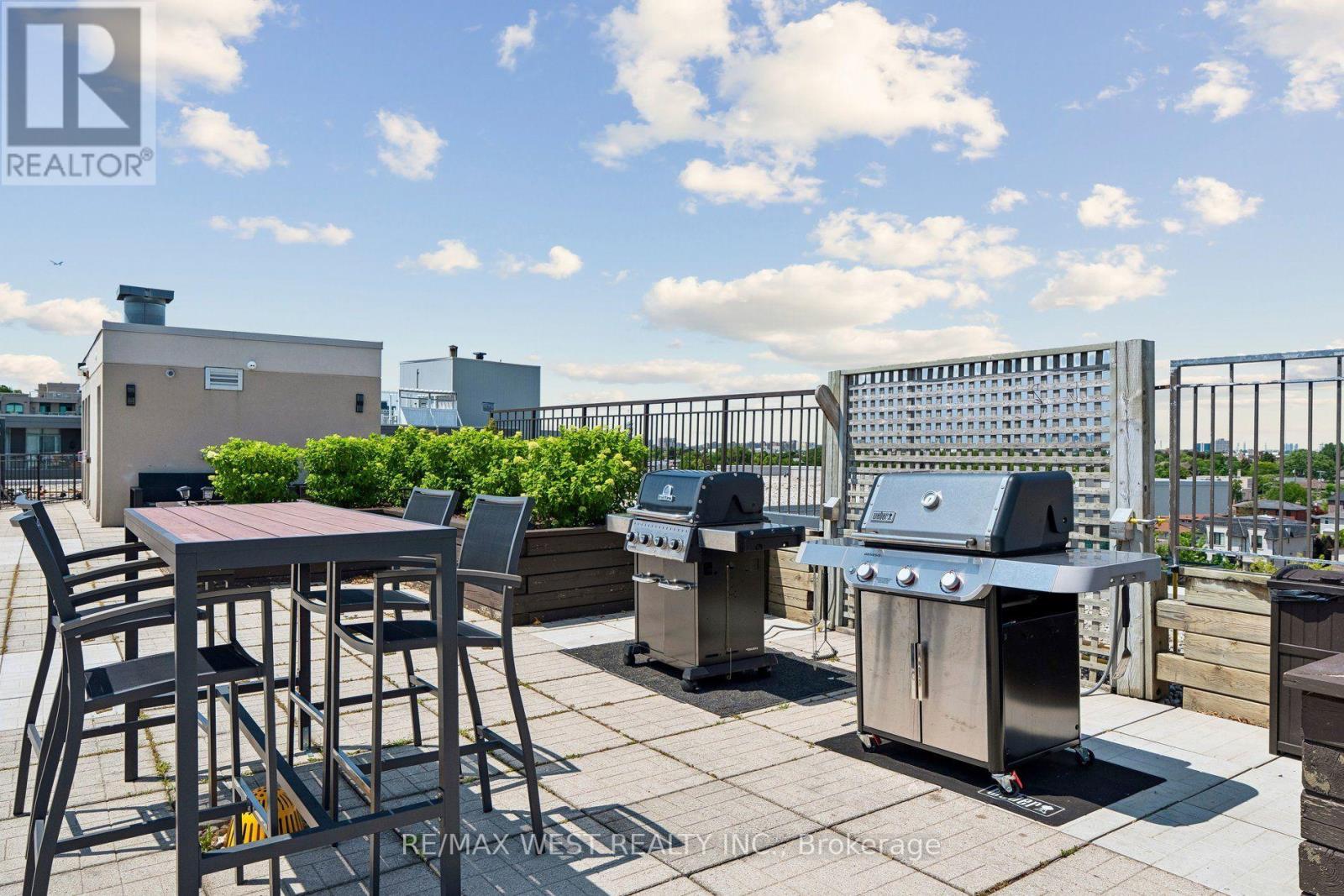 #206 890 SHEPPARD AVENUE - 31