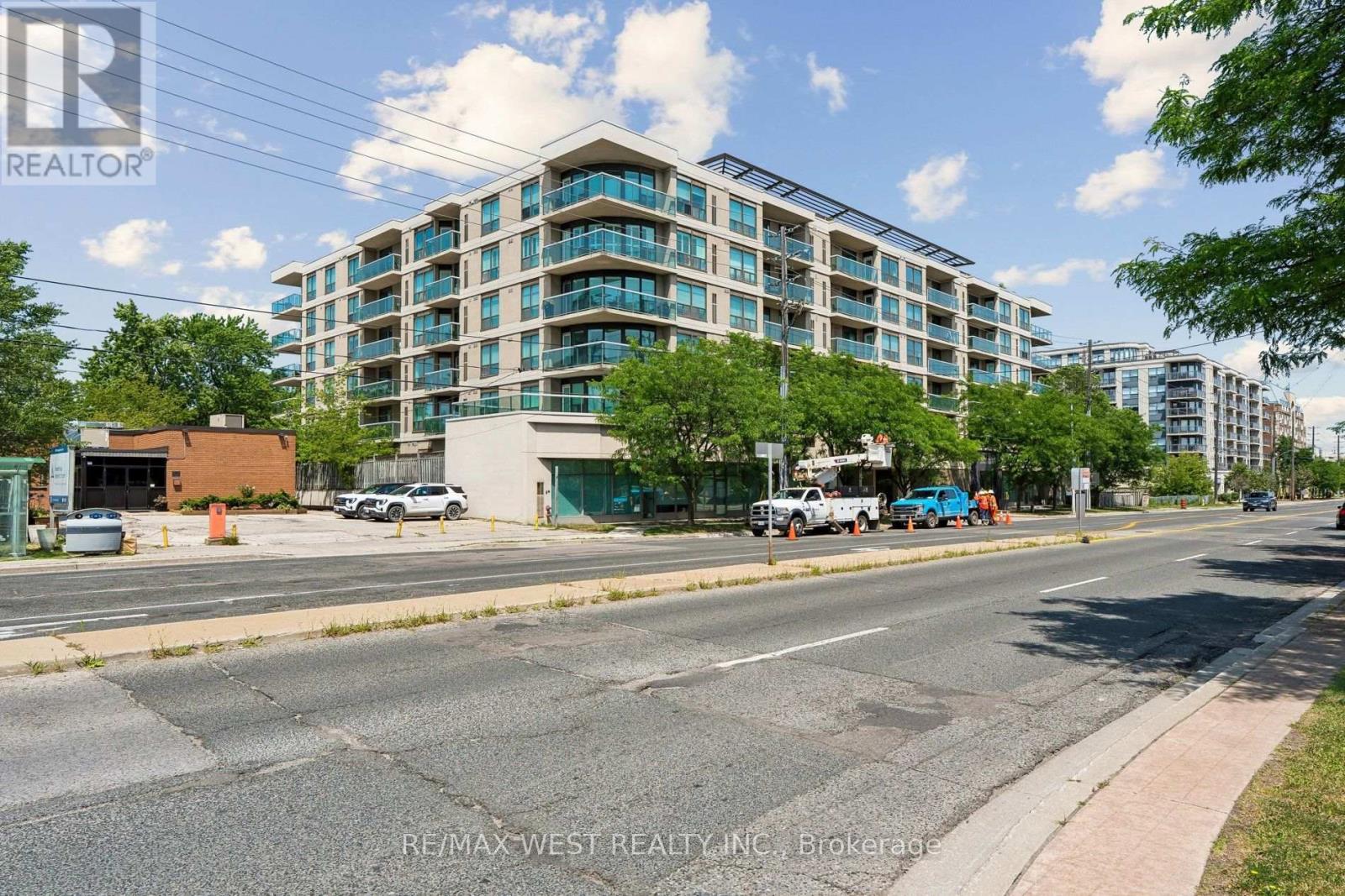#206 890 SHEPPARD AVENUE - 33