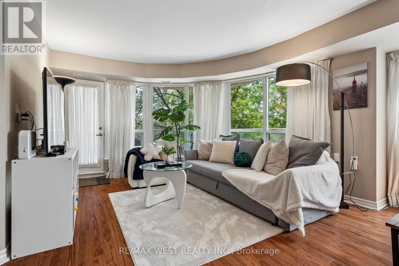 #206 890 SHEPPARD AVENUE - 7