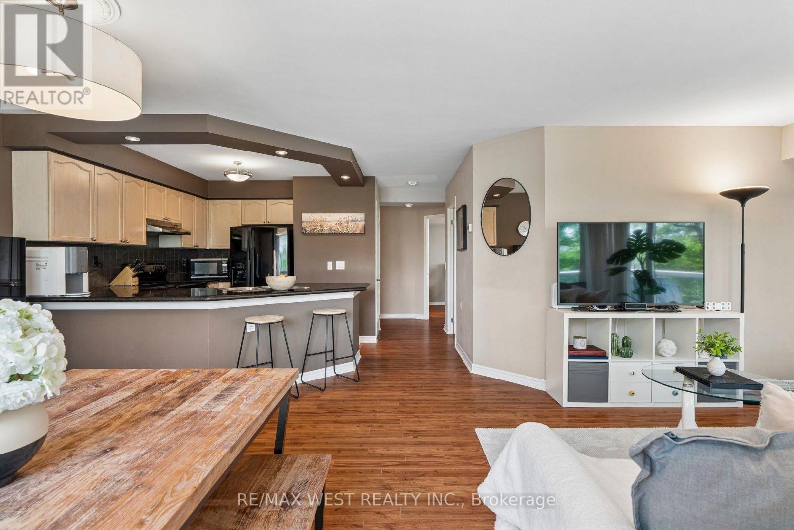 #206 890 SHEPPARD AVENUE - 9