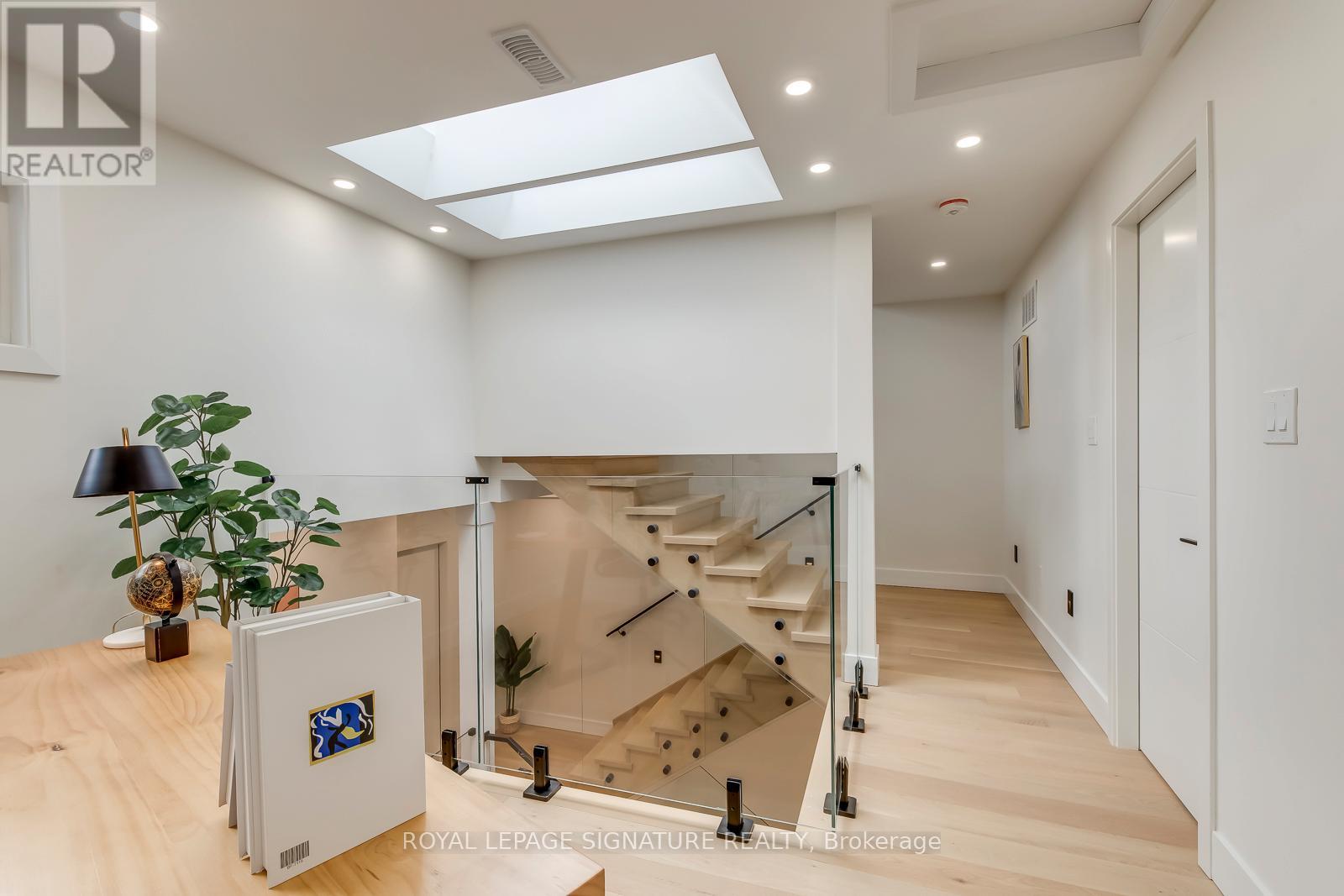 850 COSBURN AVENUE - Image 30