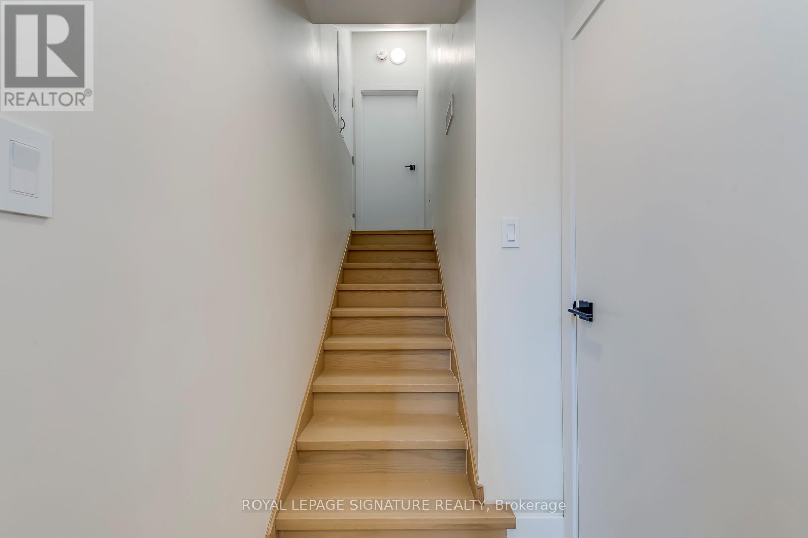 850 COSBURN AVENUE - Image 35