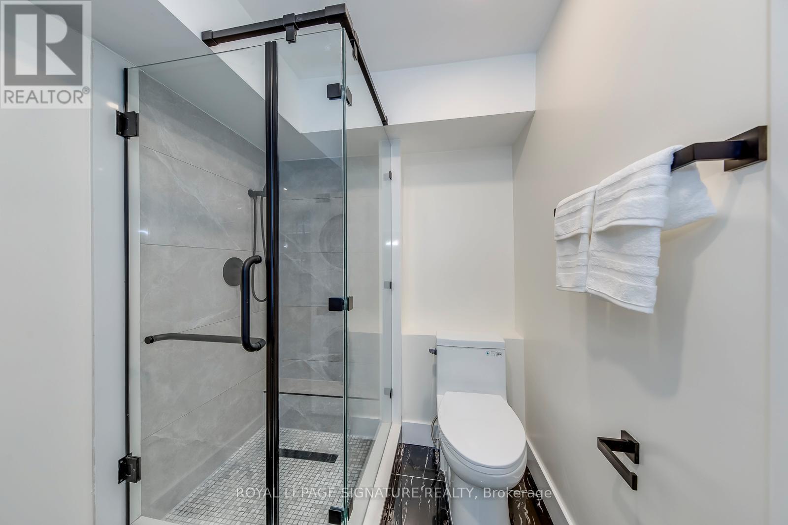 850 COSBURN AVENUE - Image 42