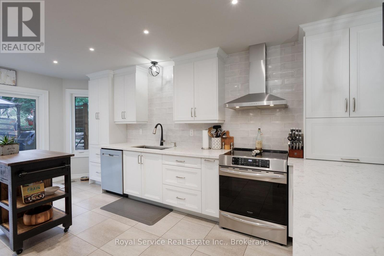 5171 WHITE ROAD N - 12