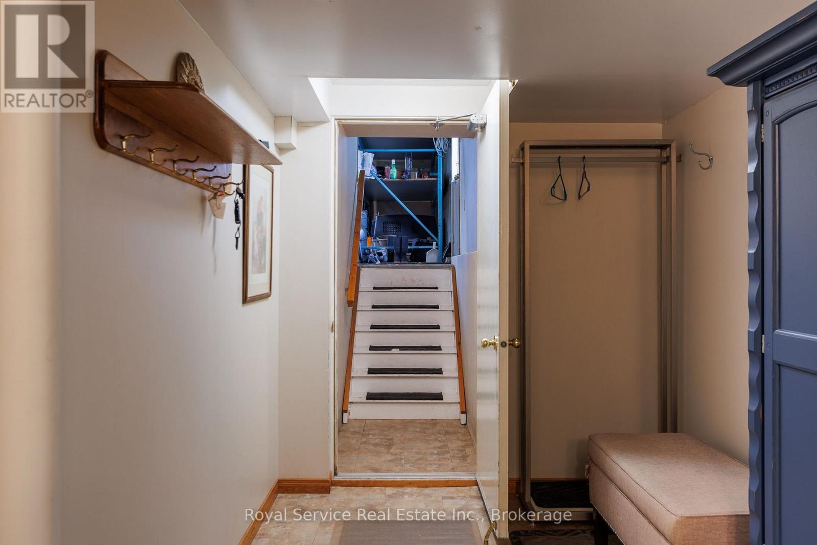 5171 WHITE ROAD N - 34