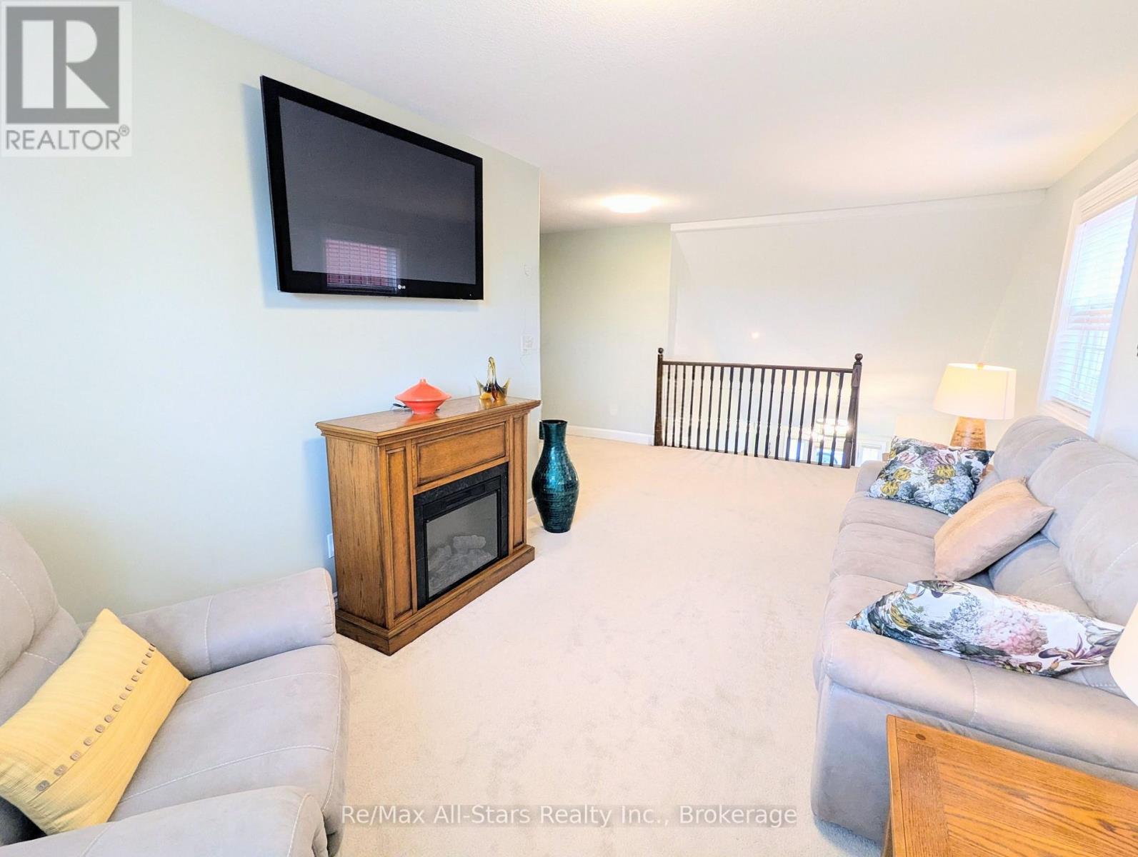 553 GRANGE WAY - 21