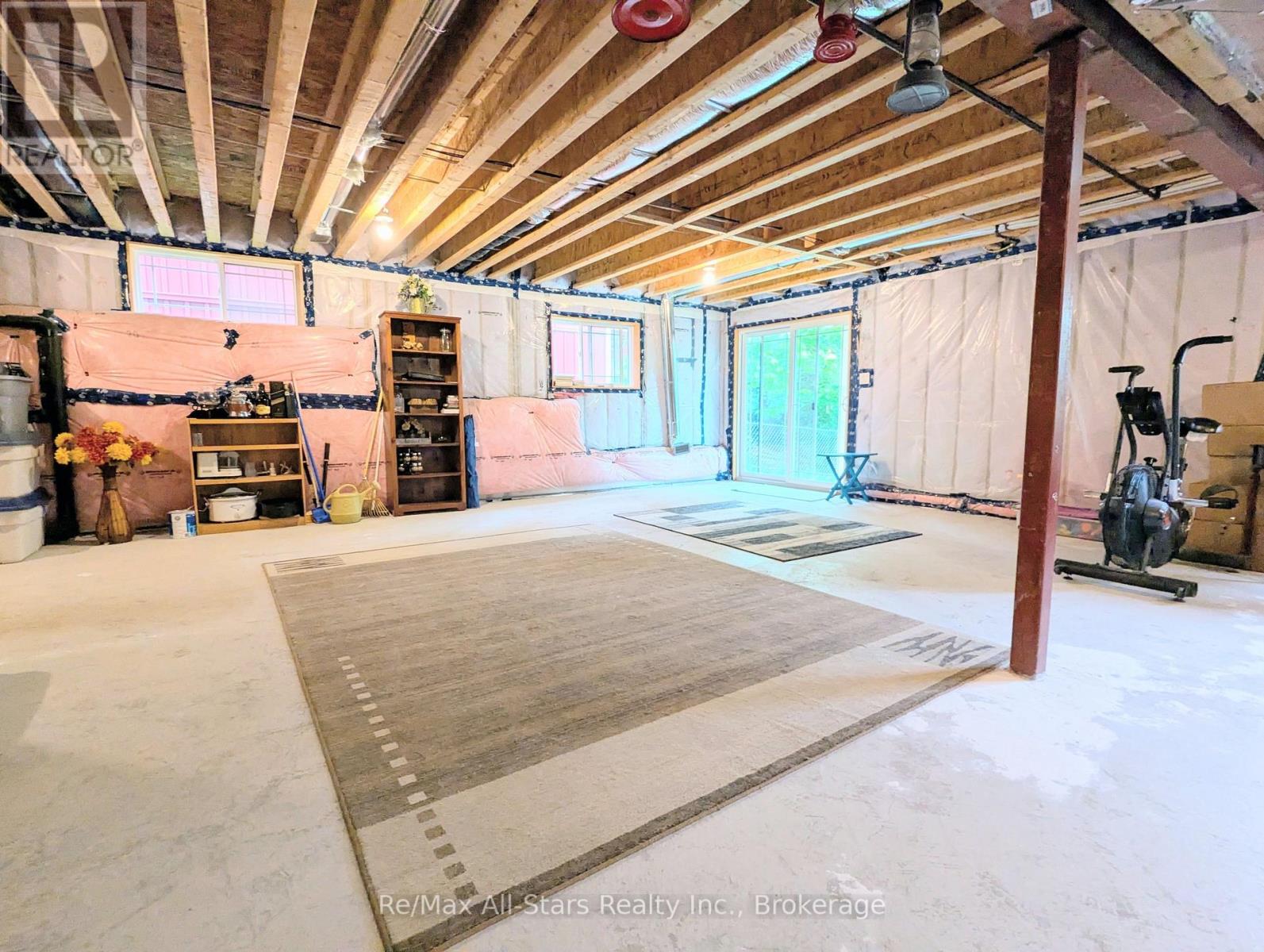 553 GRANGE WAY - 29