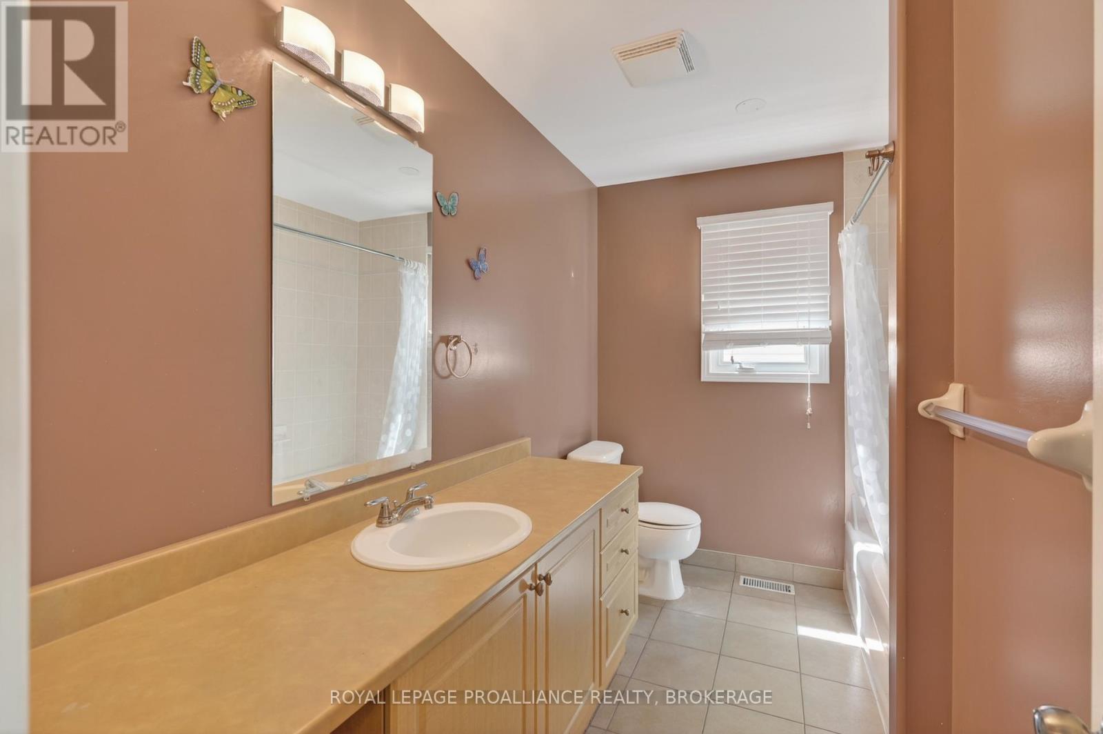 435 MAUREEN STREET - 14