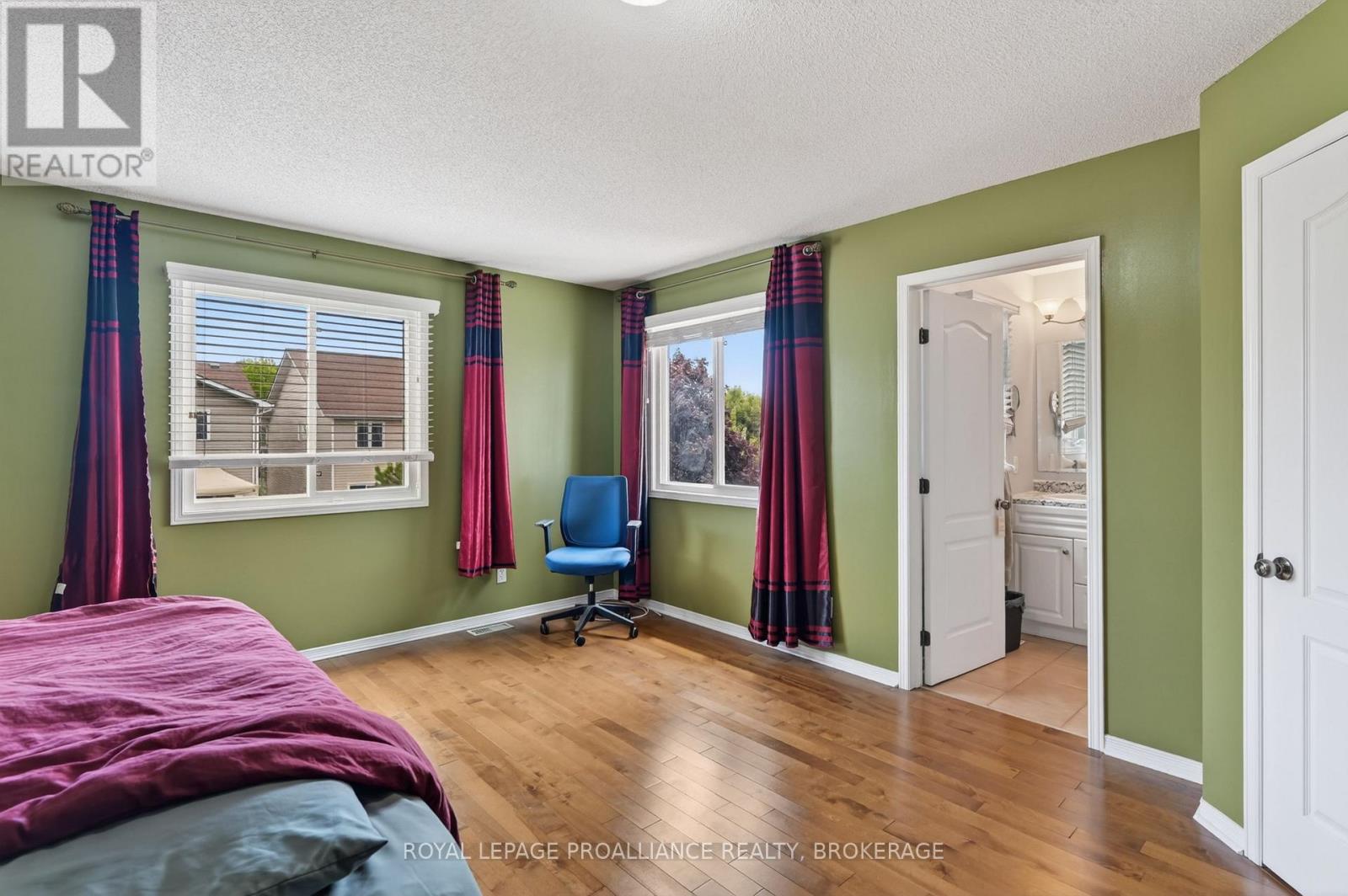 435 MAUREEN STREET - 16