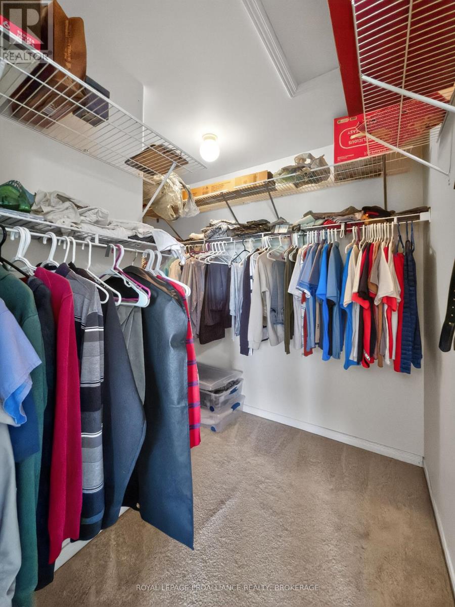 435 MAUREEN STREET - 19