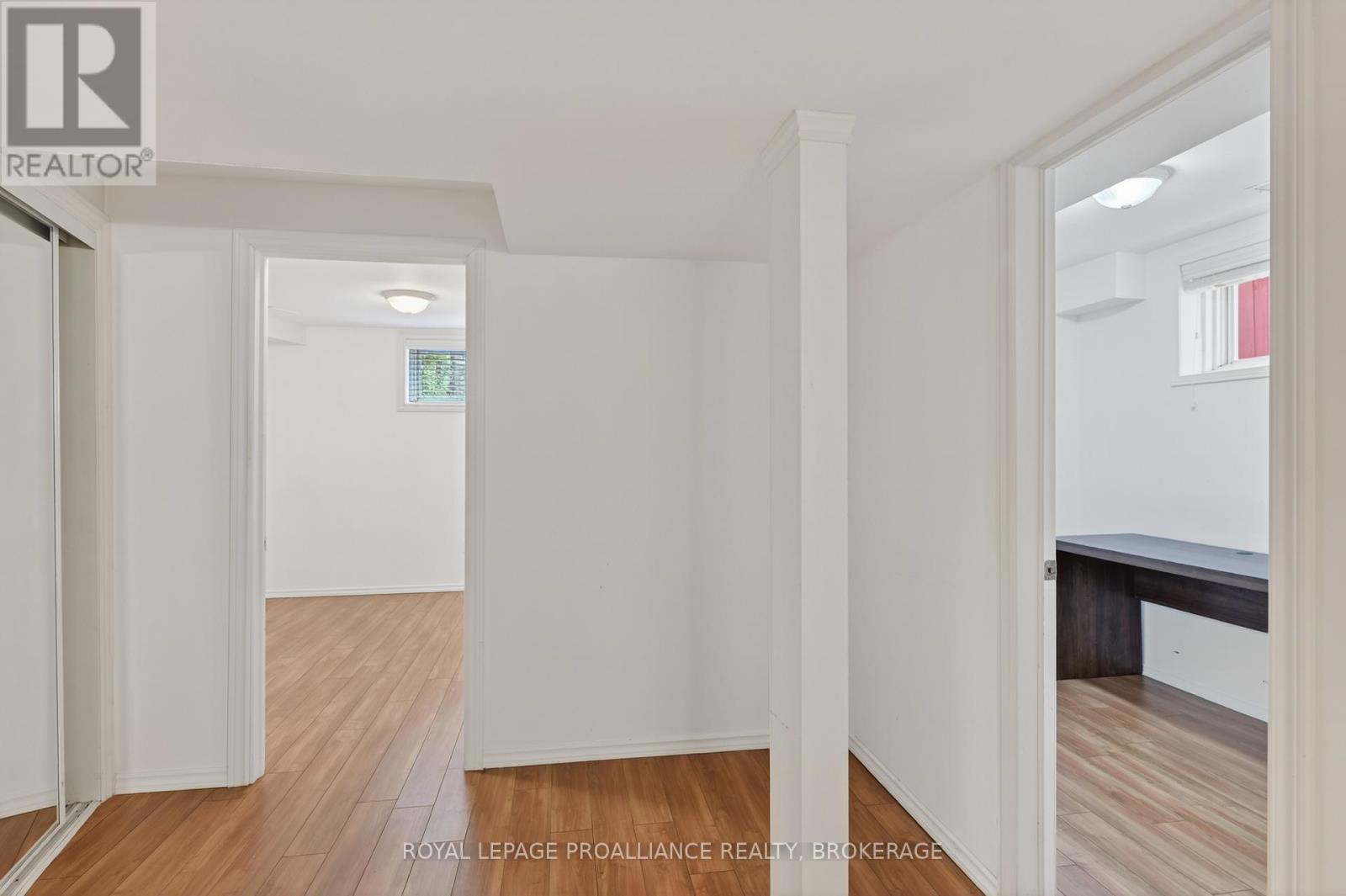 435 MAUREEN STREET - 28