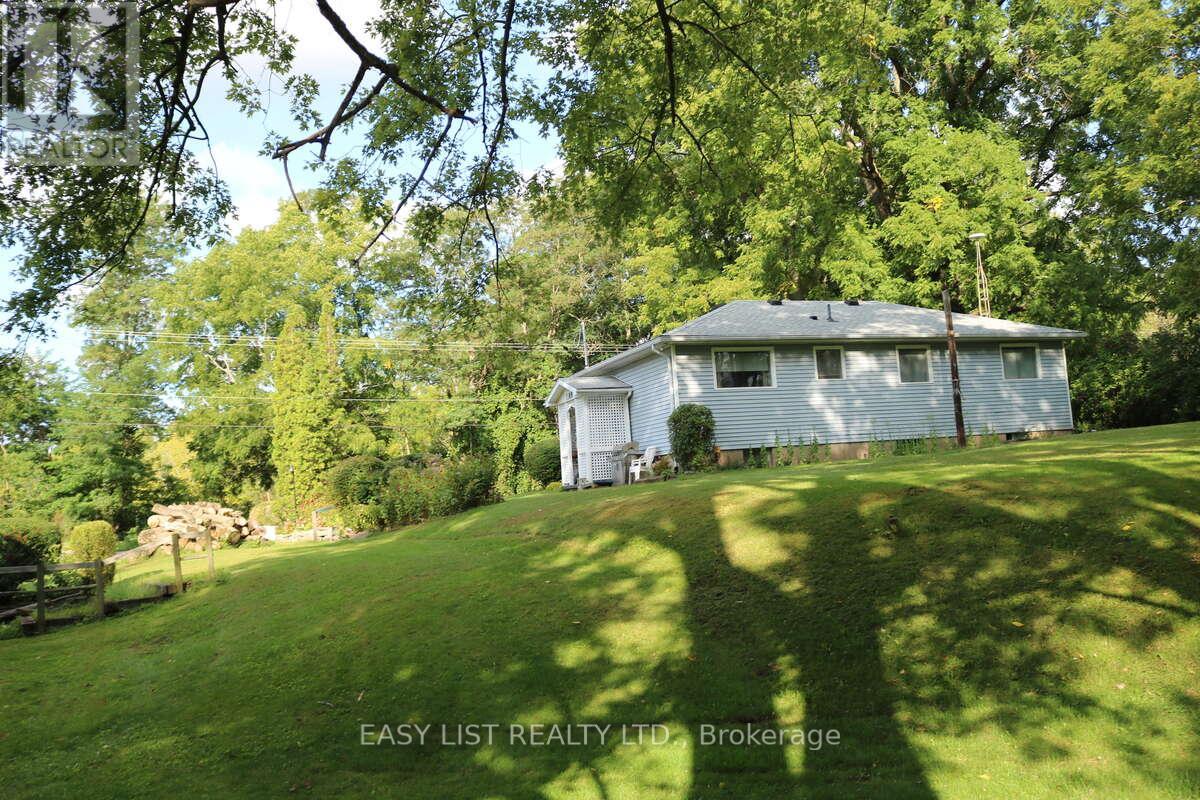 1109 EFFINGHAM STREET - 11