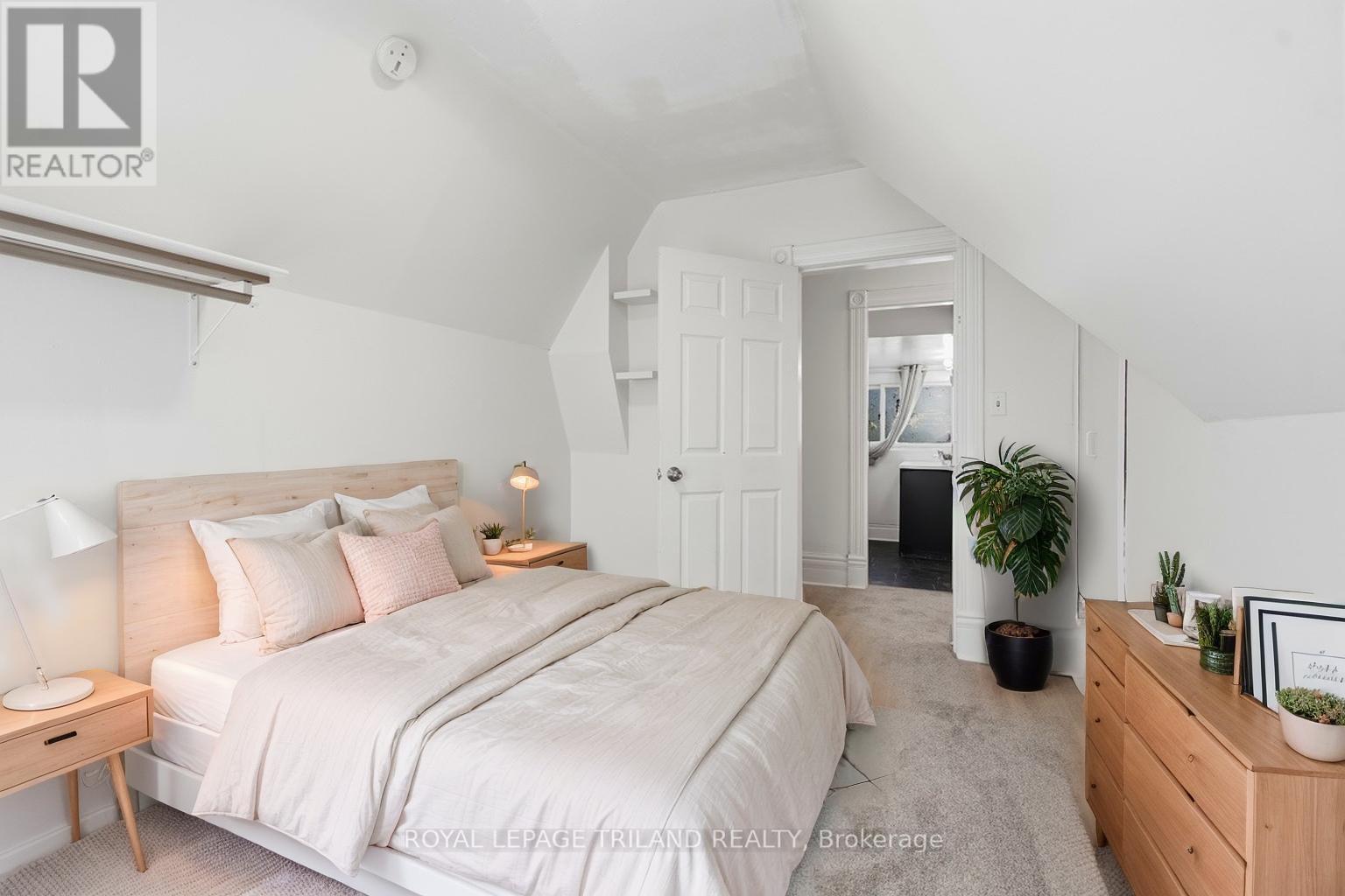 960 RICHMOND STREET - 22