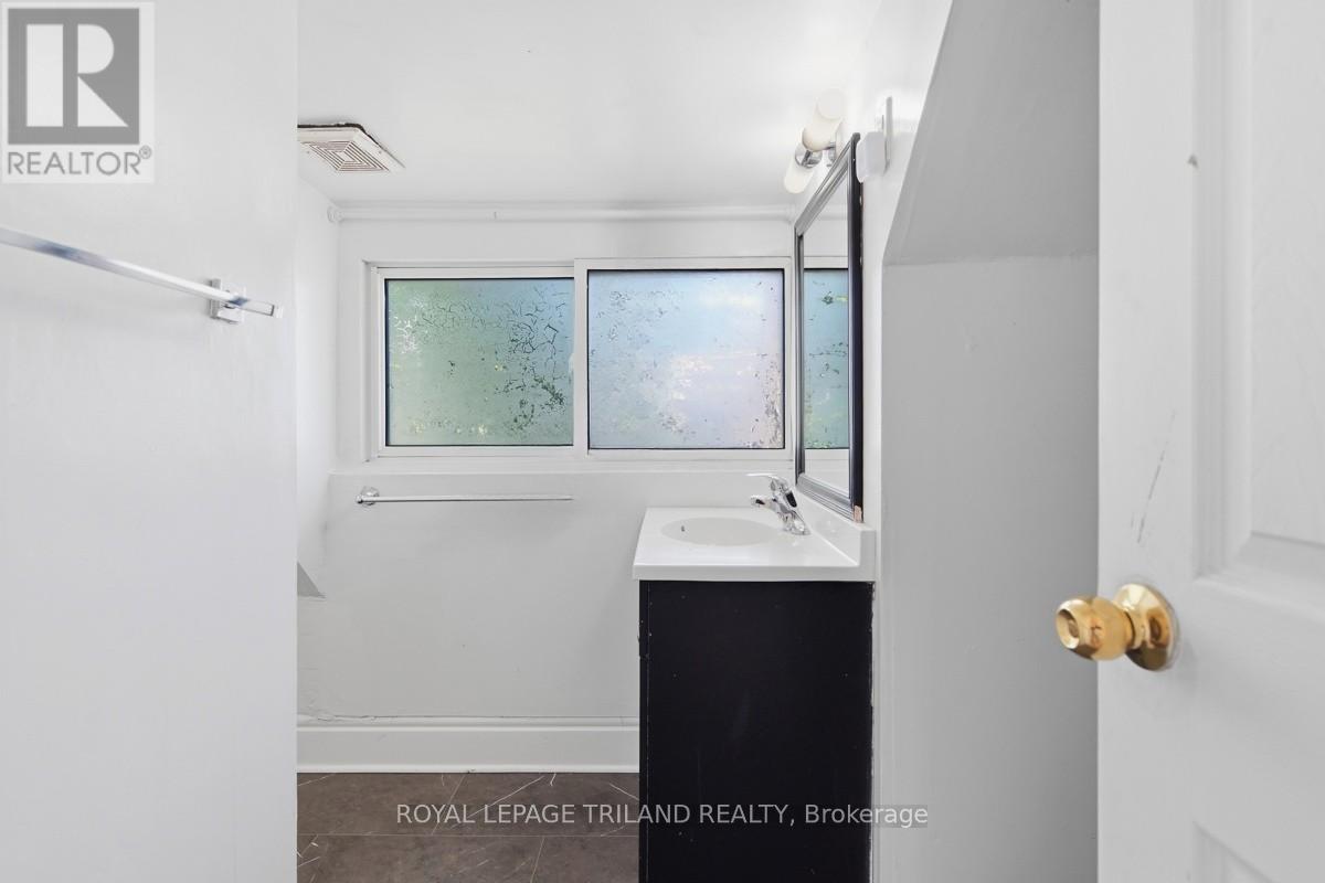 960 RICHMOND STREET - 23