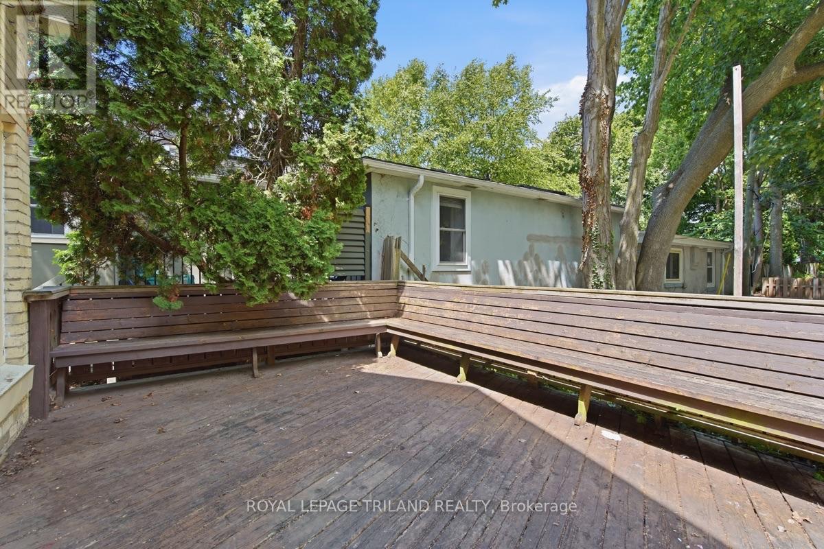 960 RICHMOND STREET - 28