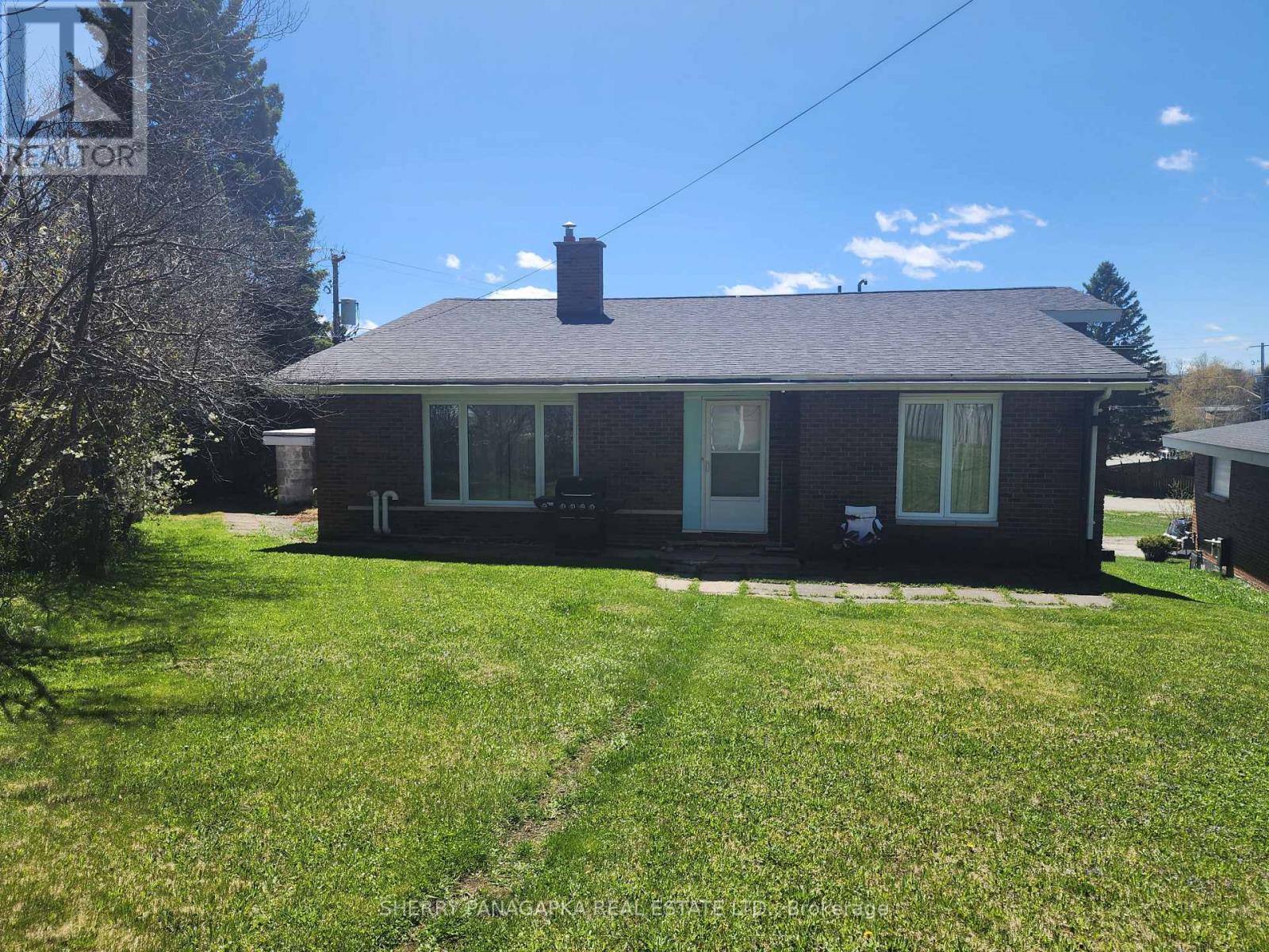 8 MCPHEE AVENUE - 2