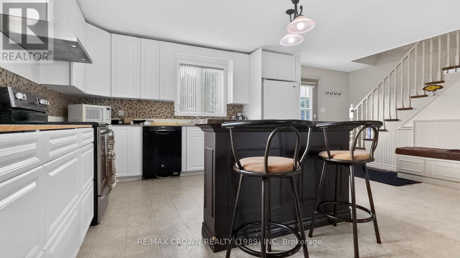 524 KITCHENER STREET - 12