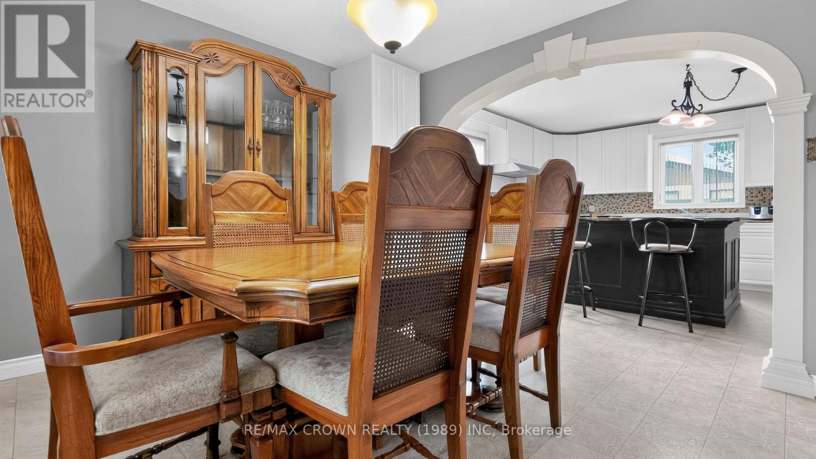 524 KITCHENER STREET - 13