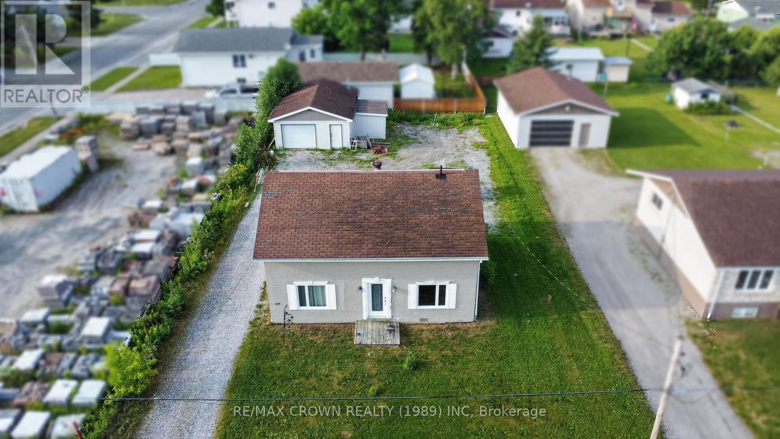 524 KITCHENER STREET - 4