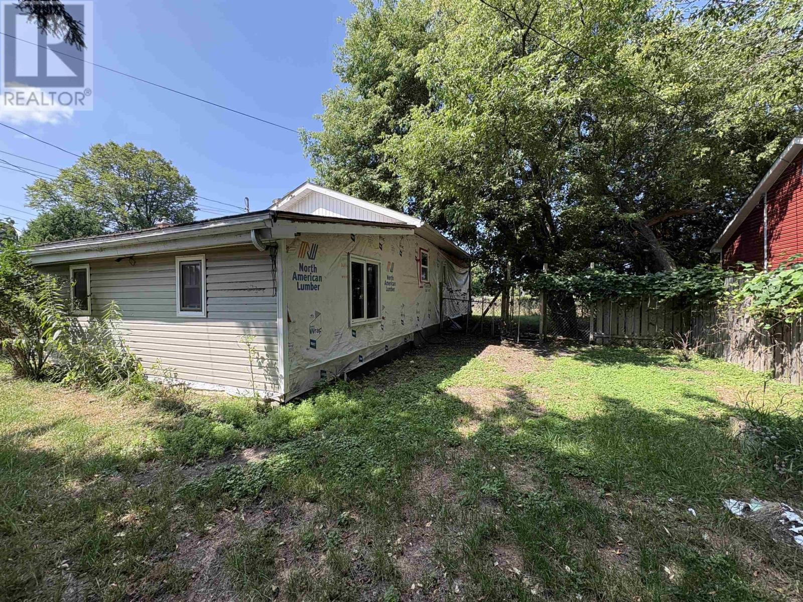 808 Portage AVE - 30